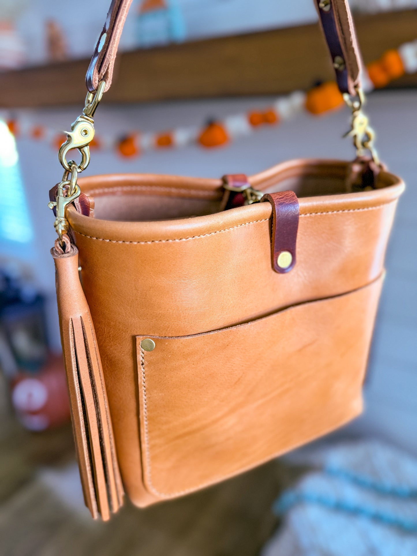 Bennett “shorty” Bucket in Premium Saddle