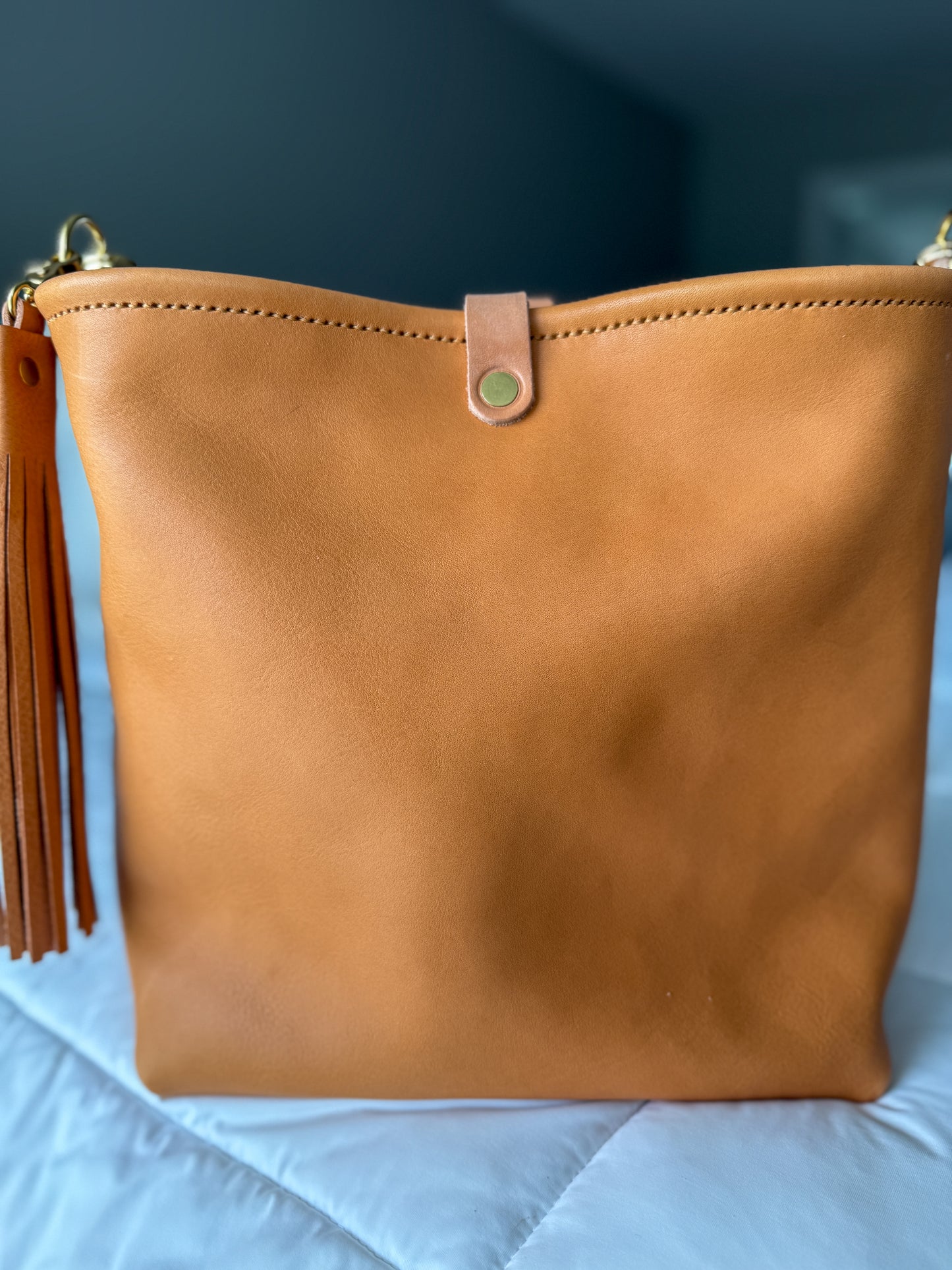 Hobo Bucket in Natural Vachetta