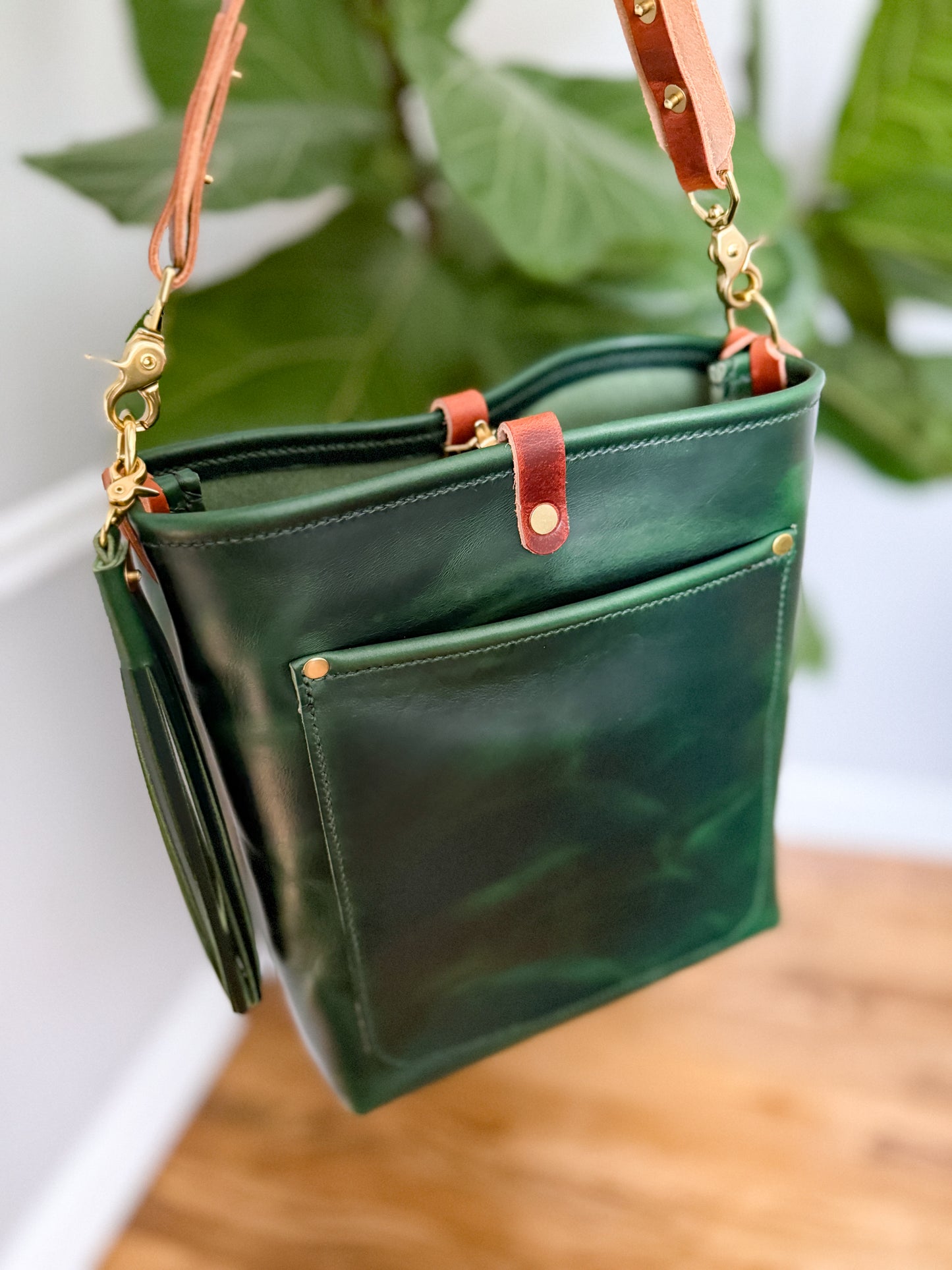 Bennett Bucket in Emerald Horween Puttman Leather