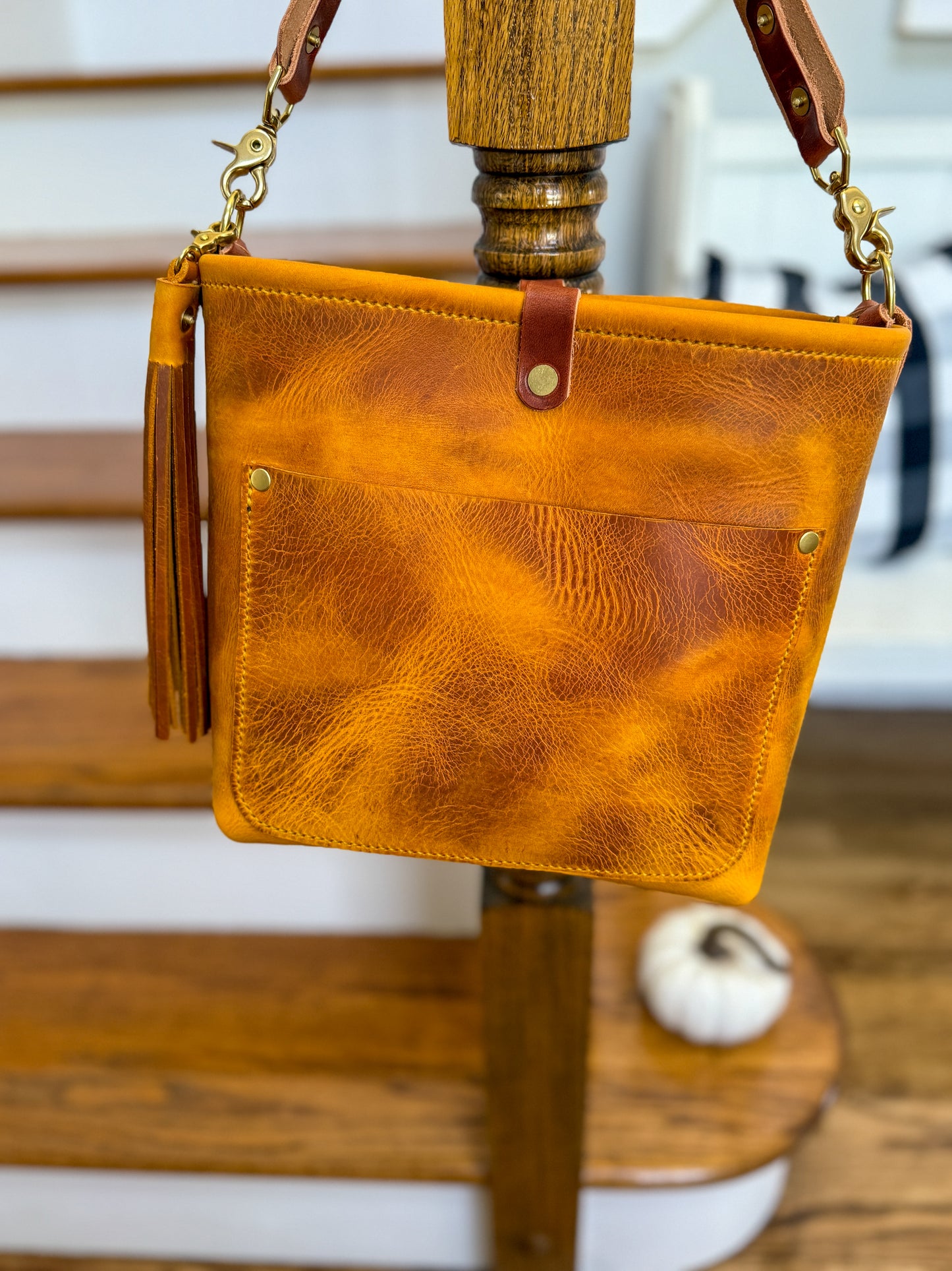 Bennett “shorty” Bucket in Yellowstone Italian Vegetable Tan