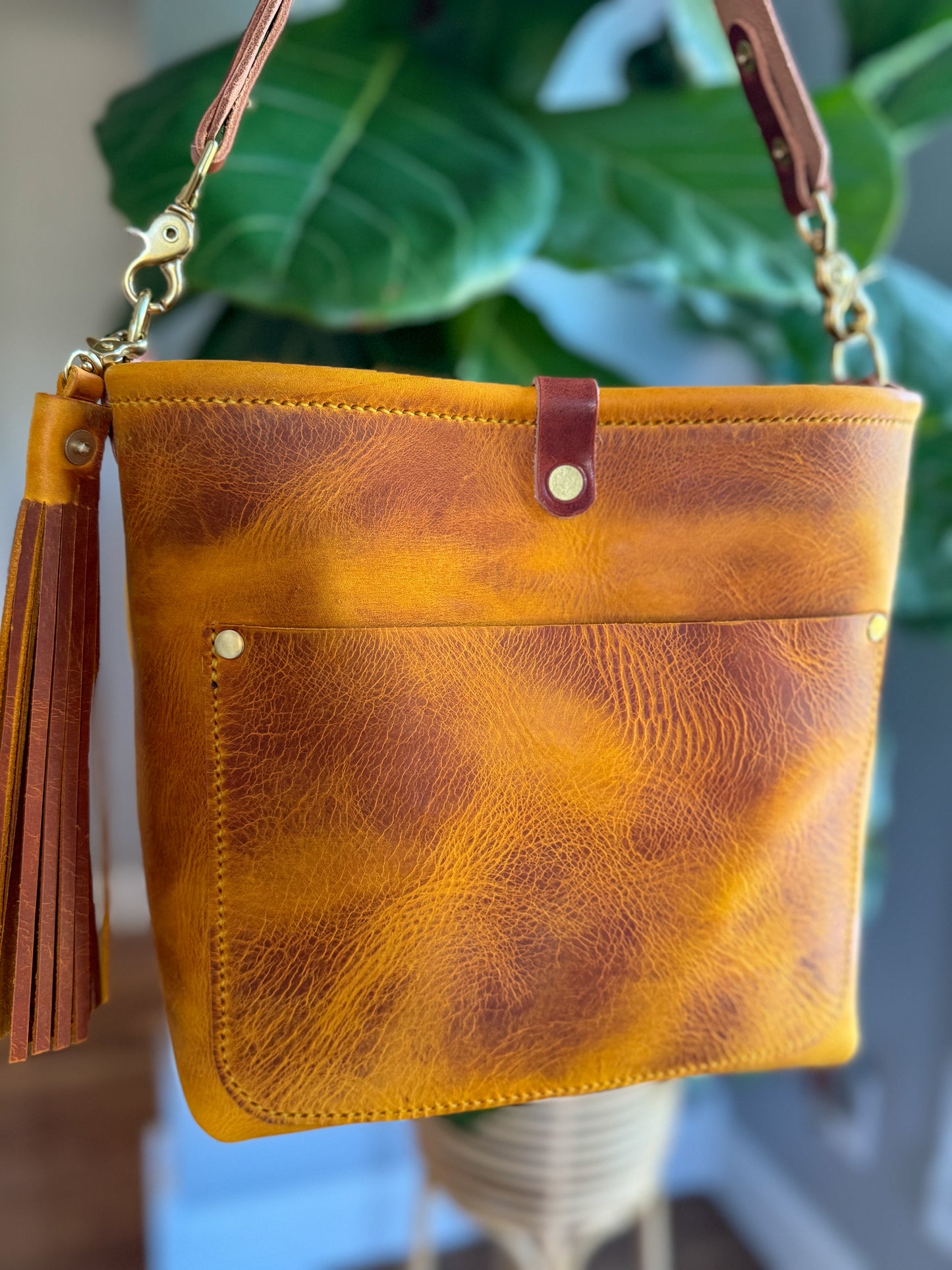 Bennett “shorty” Bucket in Yellowstone Italian Vegetable Tan