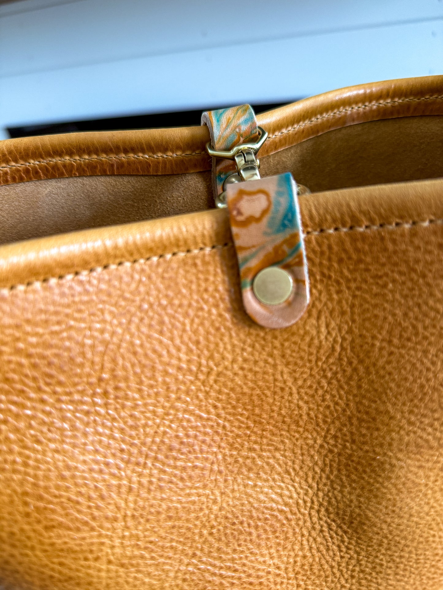 Hobo Bucket in Italian Honey Saffron Vegetable Tan w/Candy Strap