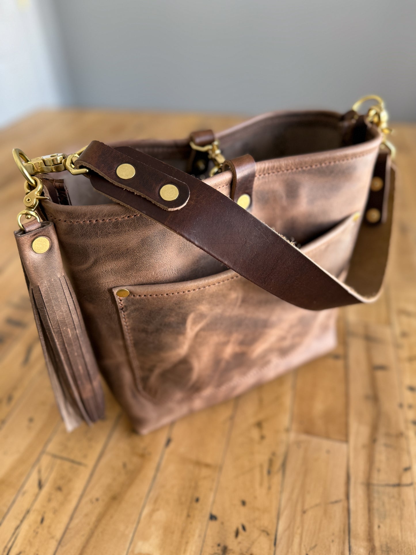Bennett “shorty” Bucket in Horween Krypto Vetiver Leather