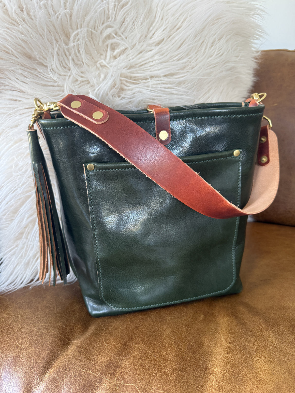 Bennett Bucket in Pine Cuoio Italian Leather