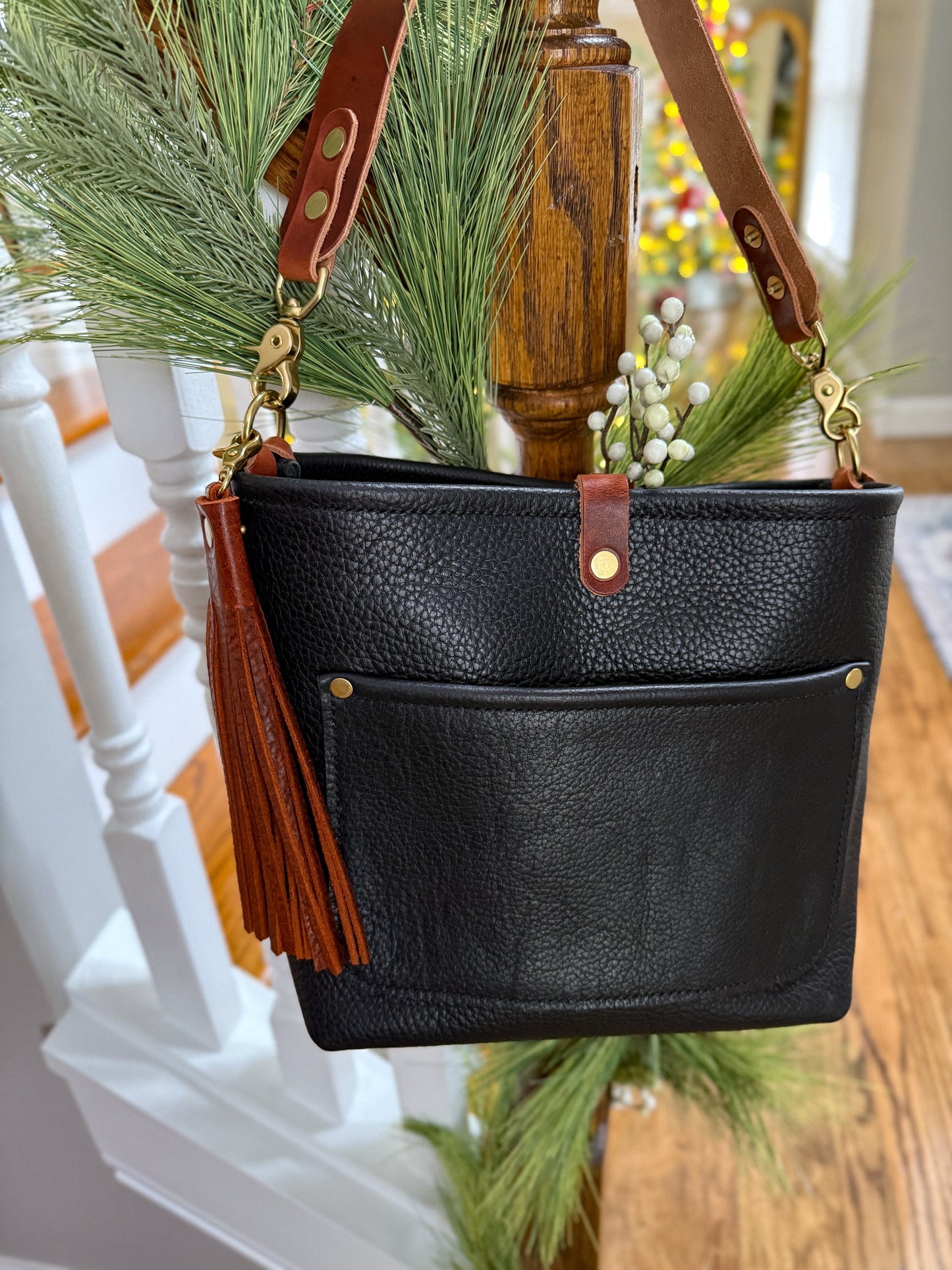 Bennett “shorty” Bucket in Horween Black Pebbled Leather