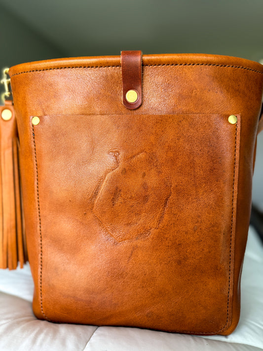 Bennett Bucket in Montana Vegetable Tan