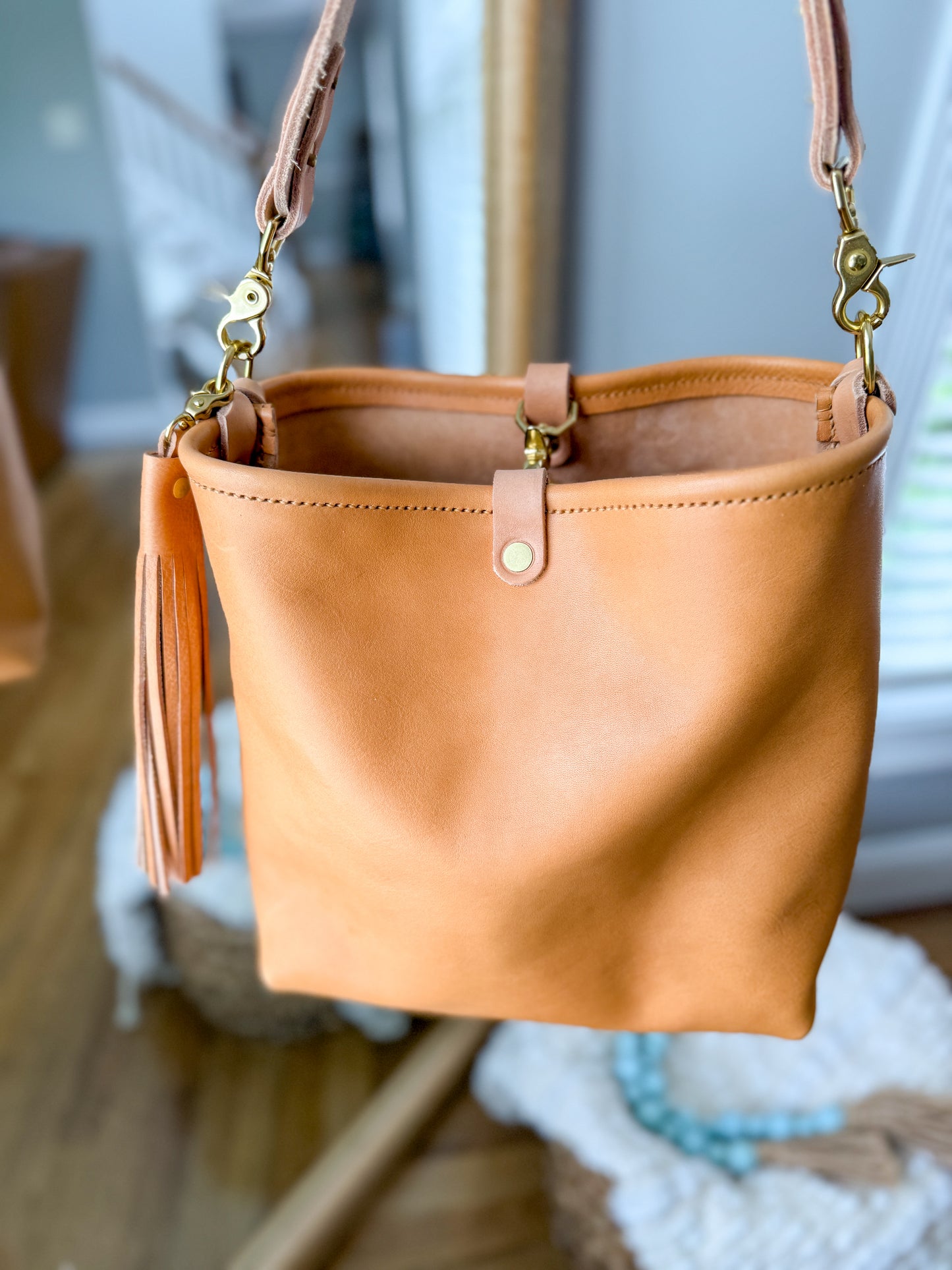 Hobo Bucket in Natural Vachetta