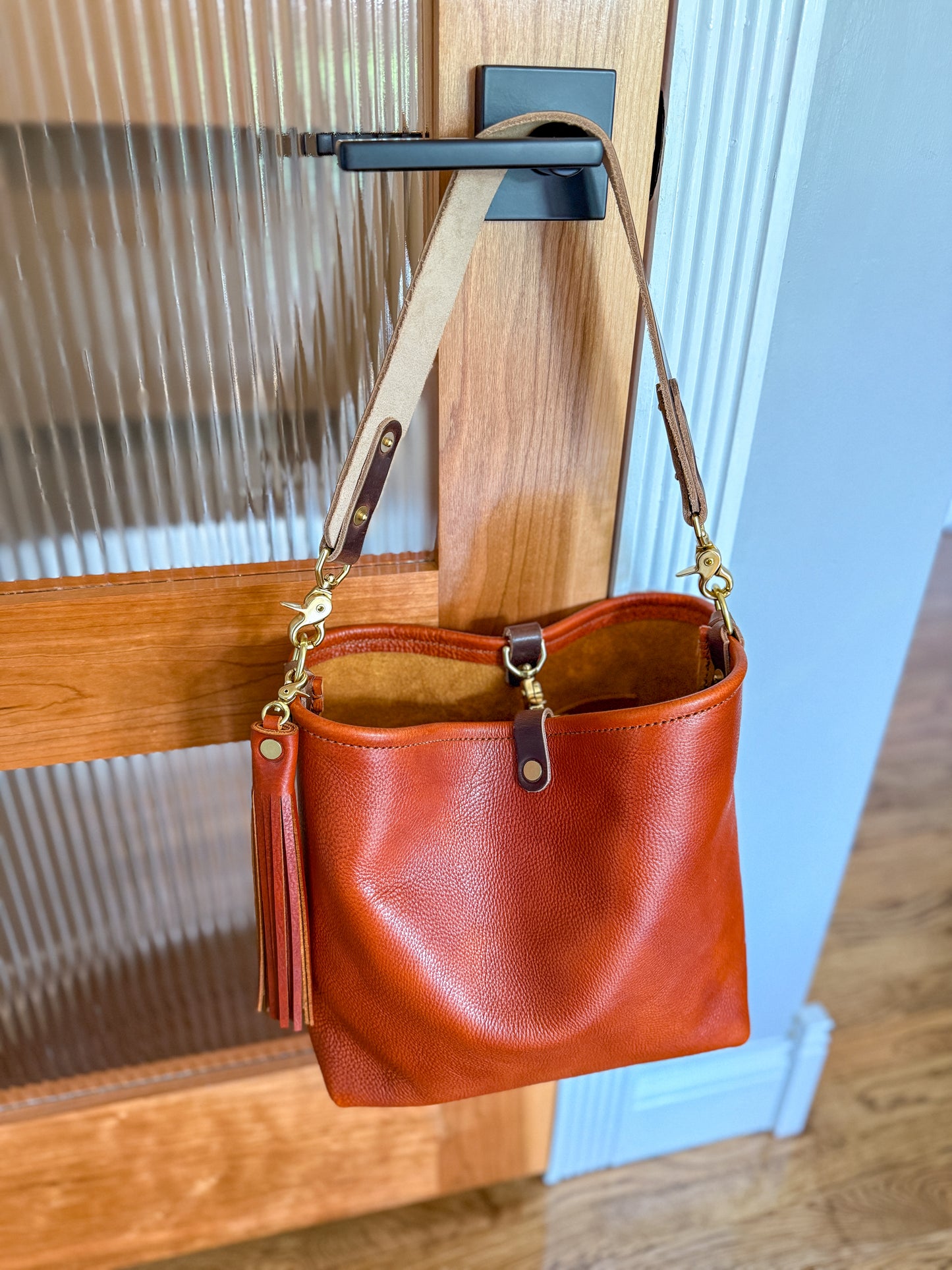 Hobo Bucket in Dark Ginger Vachetta