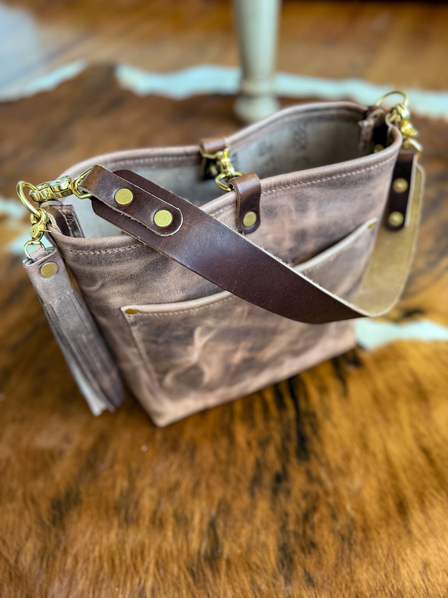 Bennett “shorty” Bucket in Horween Krypto Vetiver Leather