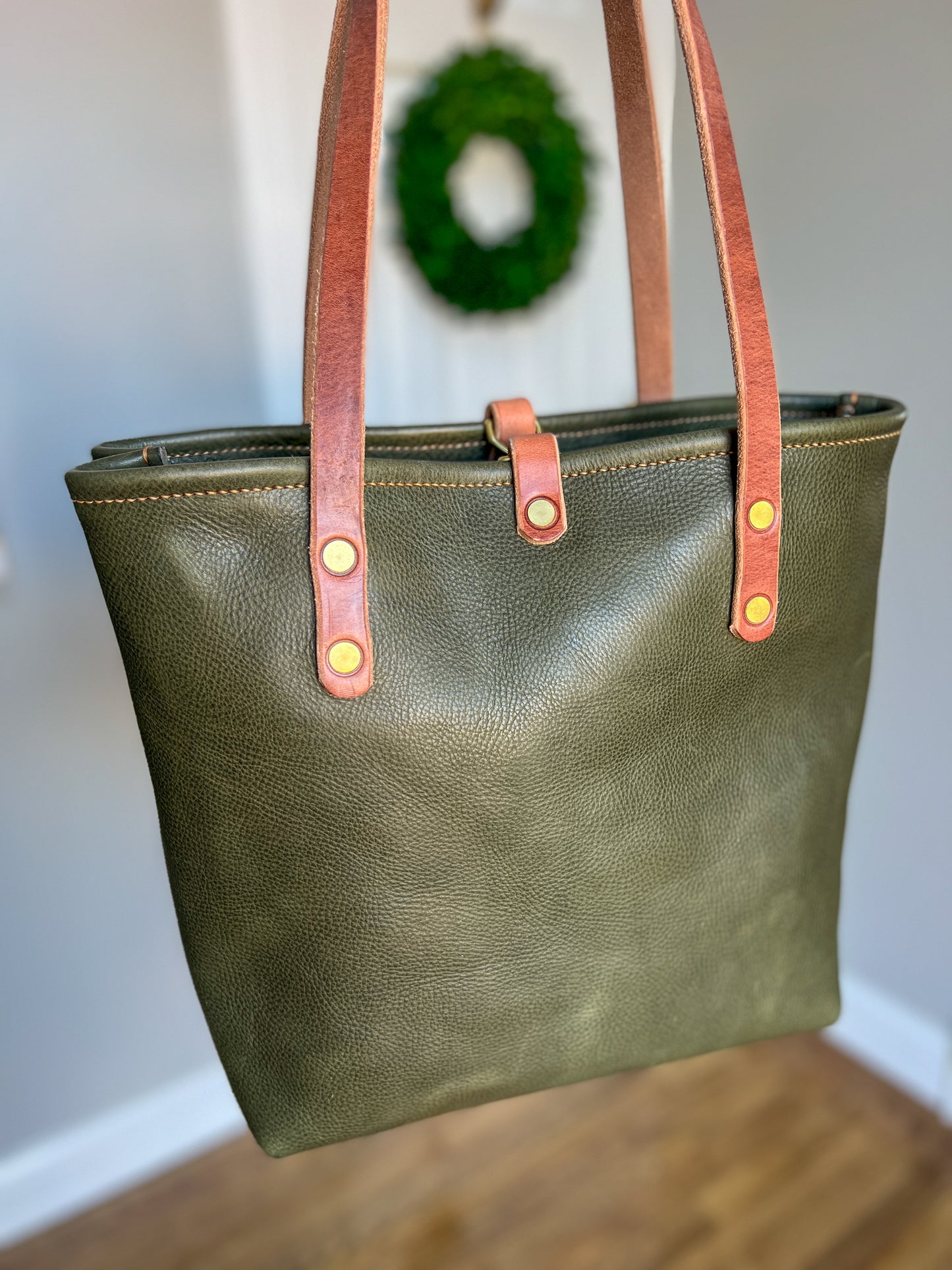 Classic Tote in Olive Italian Vachetta