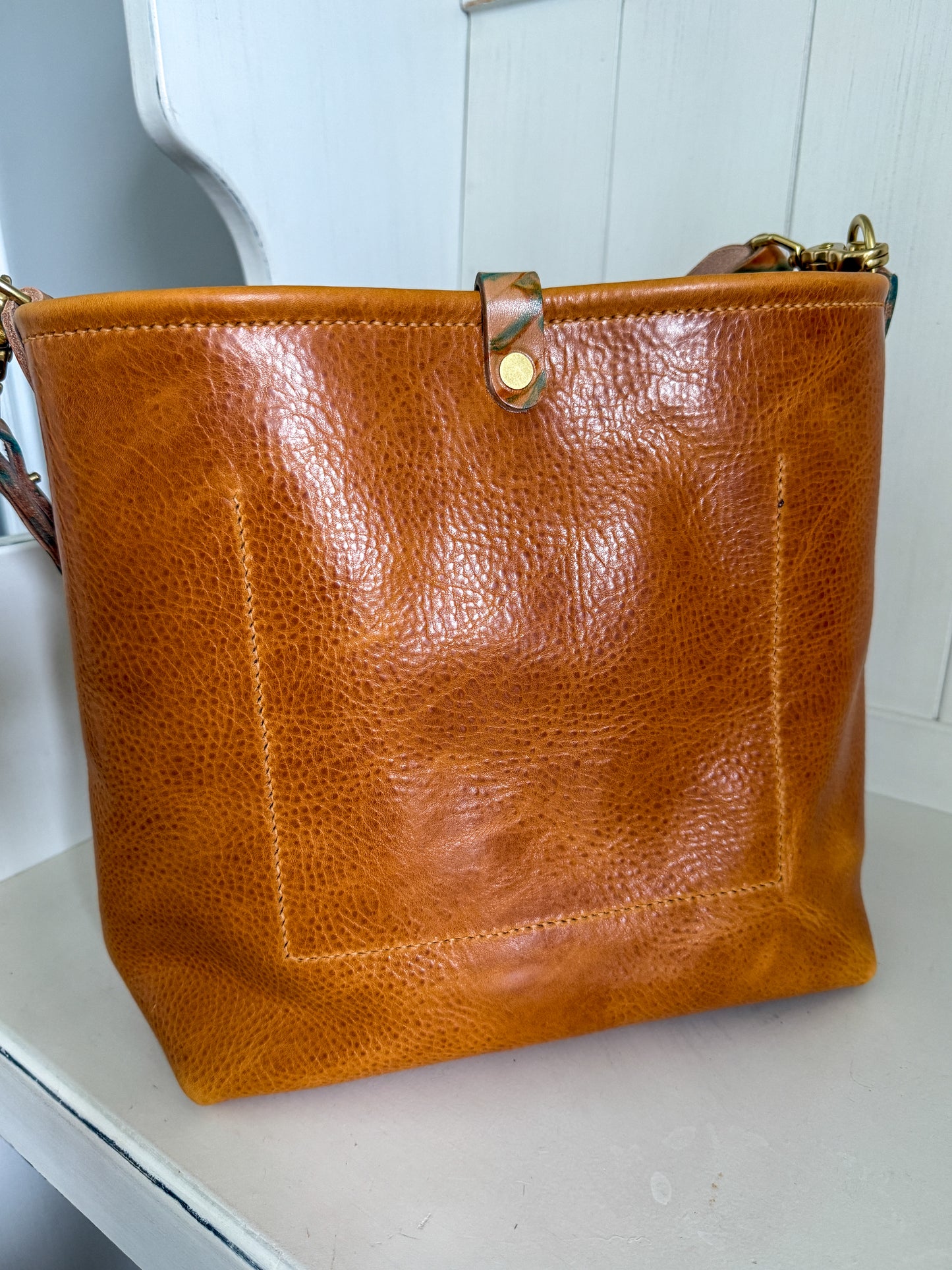 Hobo Bucket in Italian Honey Saffron Vegetable Tan w/Candy Strap