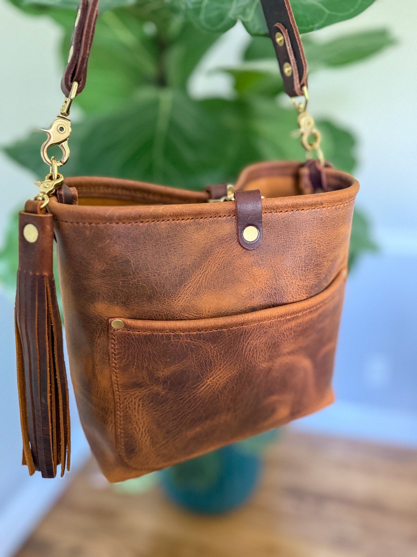 Bennett “shorty” Bucket in Old Soul Full Grain Leather