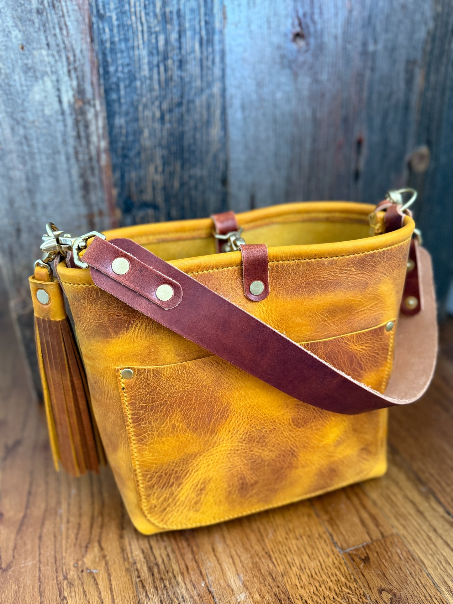 Bennett “shorty” Bucket in Yellowstone Italian Vegetable Tan
