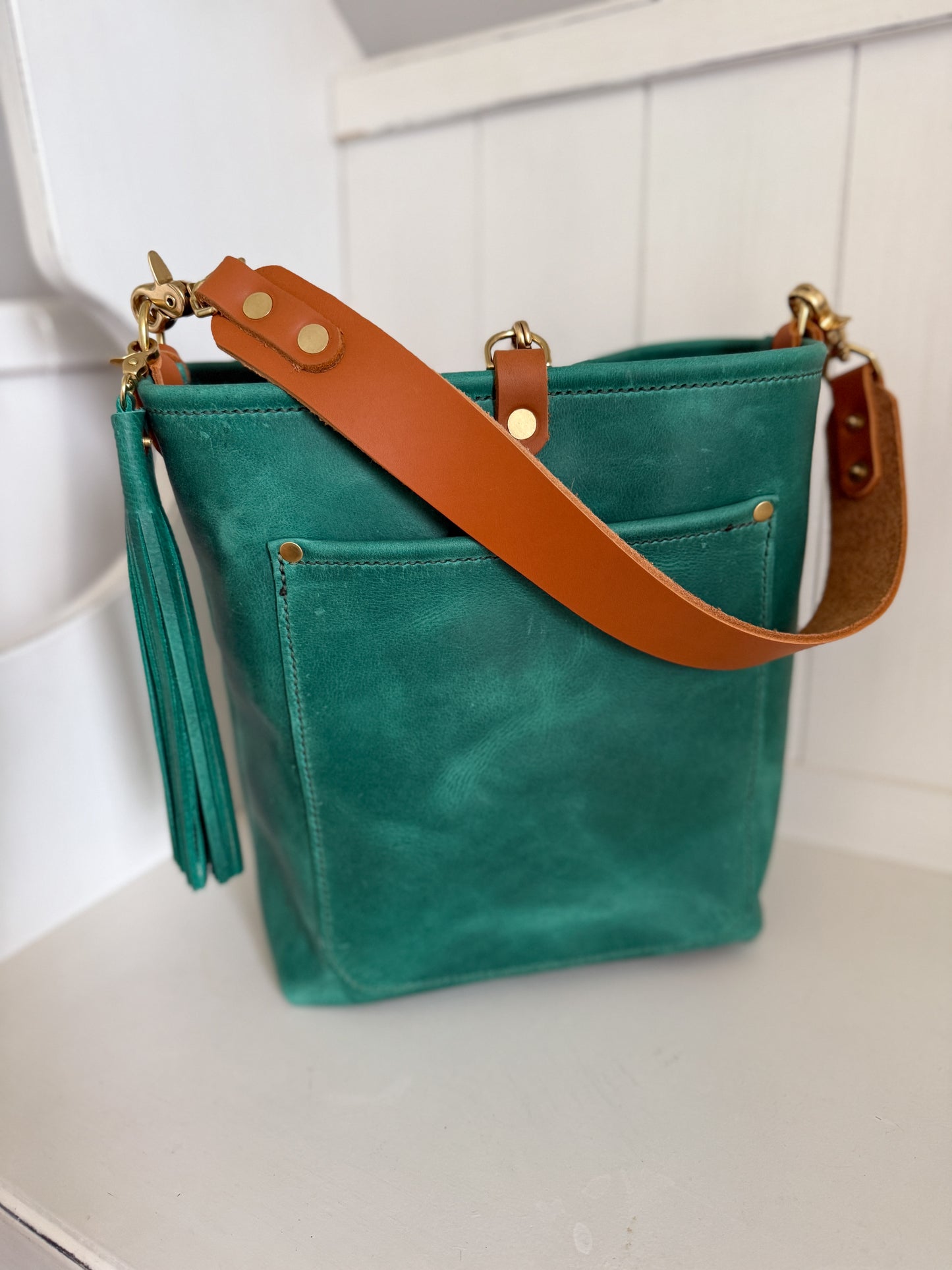 Bennett Bucket in Teal Full Grain Leather