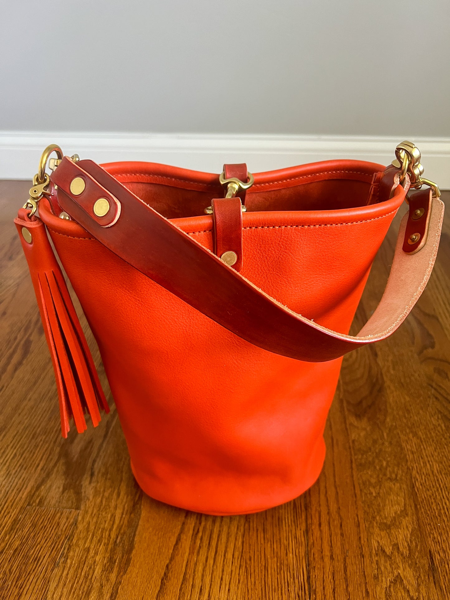 O Ring Bucket Bag in Mandarin Vachetta