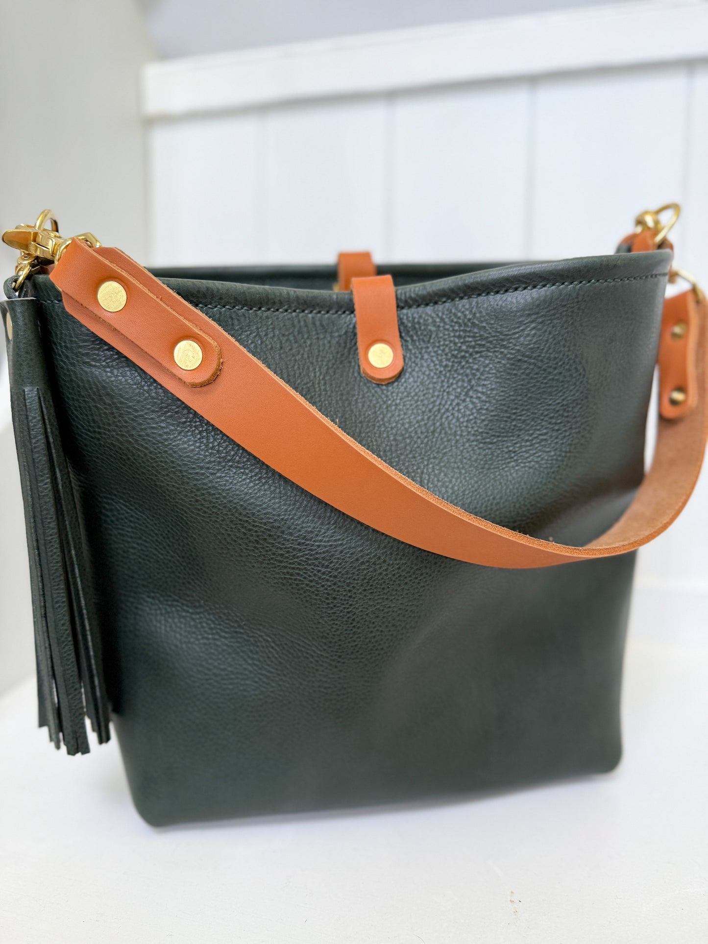 Hobo Bucket in Evergreen Vachetta