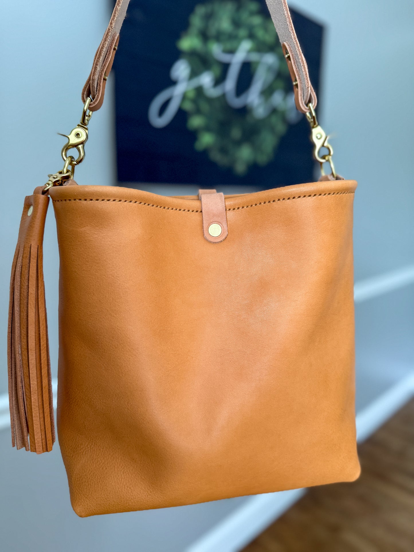Hobo Bucket in Natural Vachetta