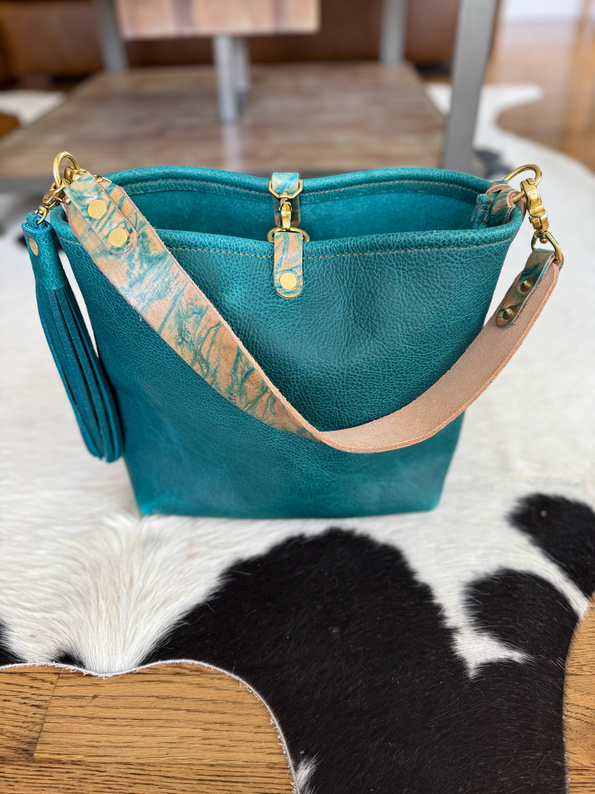 Hobo Bucket in Blue Moon Bison w/Candy Strap