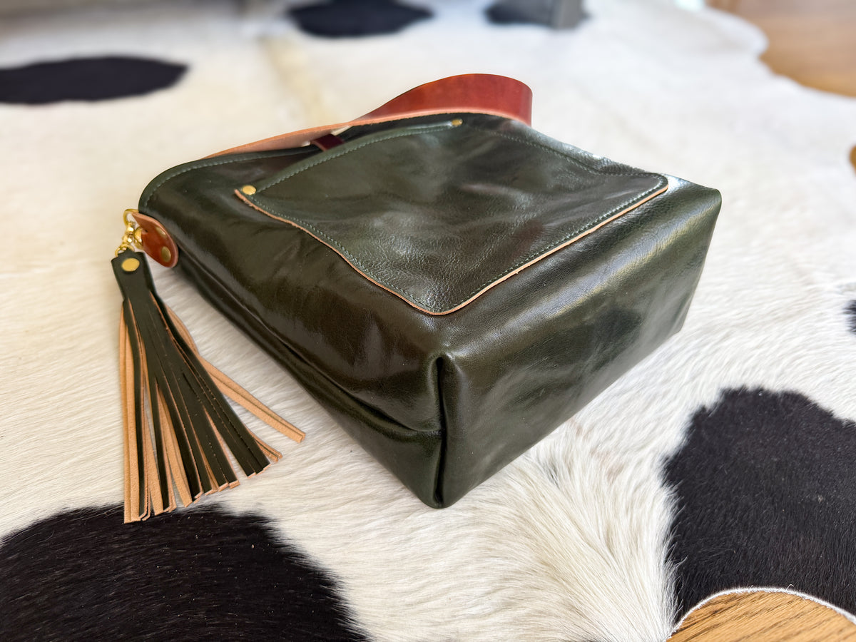 Bennett Bucket in Pine Cuoio Italian Leather