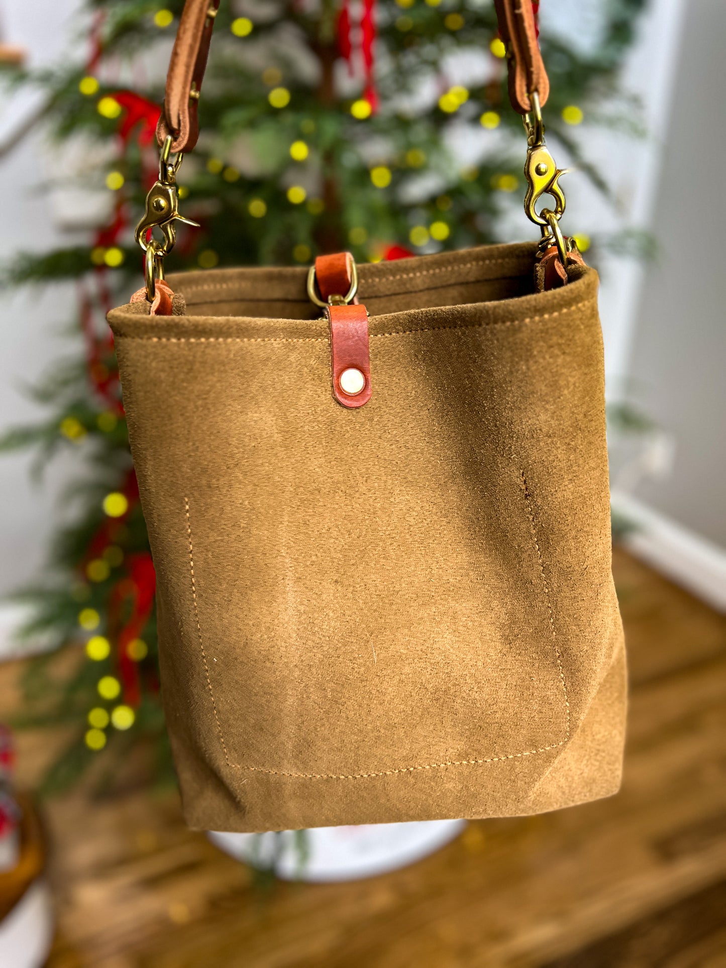 Bennett Bucket in Moss Suede Leather