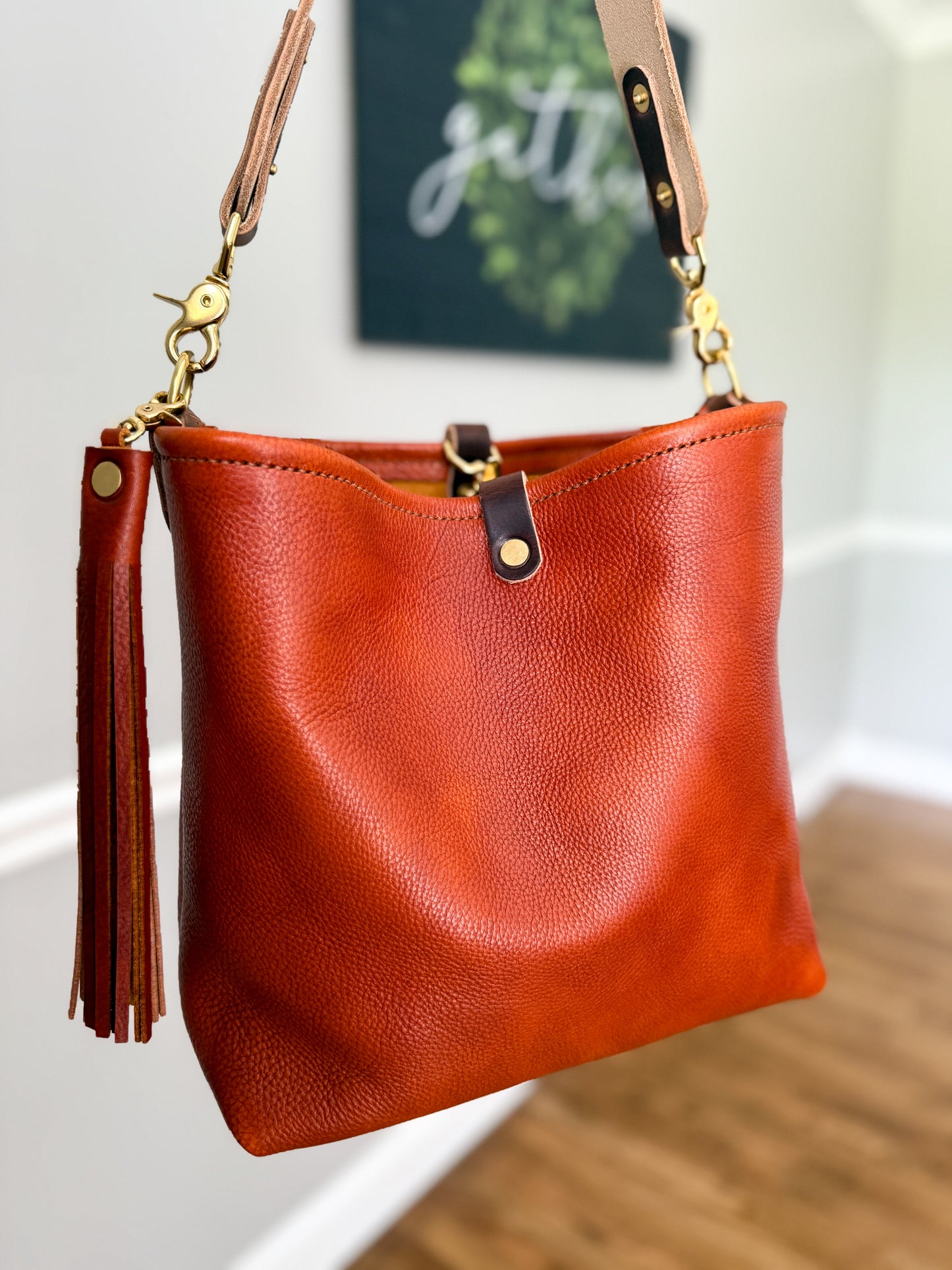 Hobo Bucket in Dark Ginger Vachetta