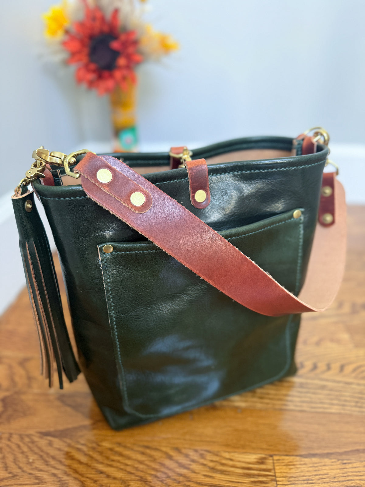 Bennett Bucket in Pine Cuoio Italian Leather