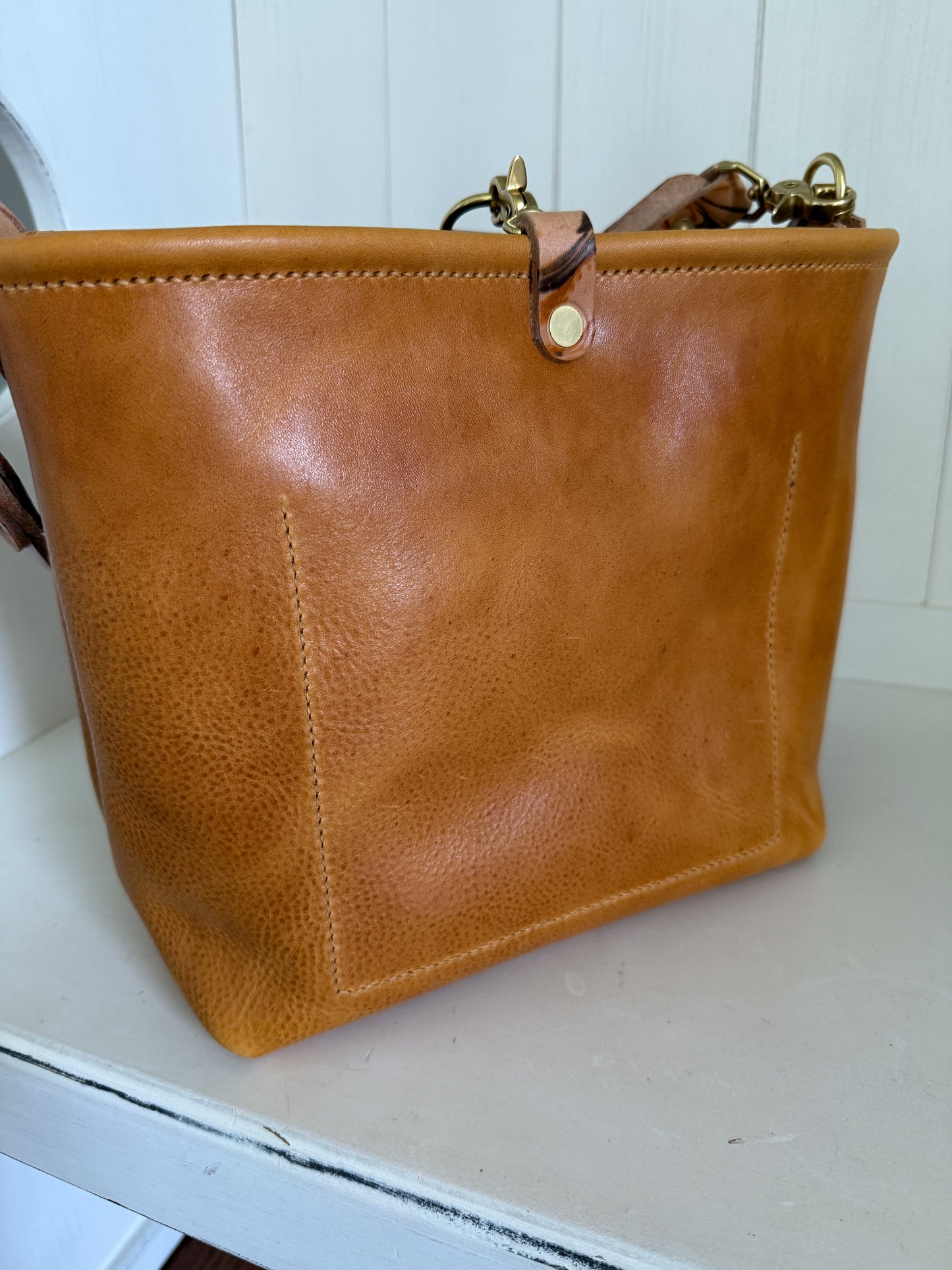 Bennett “shorty” Bucket in Honey Saffron Italian Leather