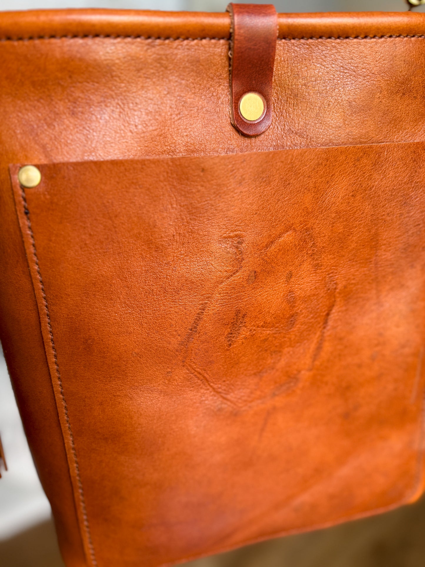 Bennett Bucket in Montana Vegetable Tan