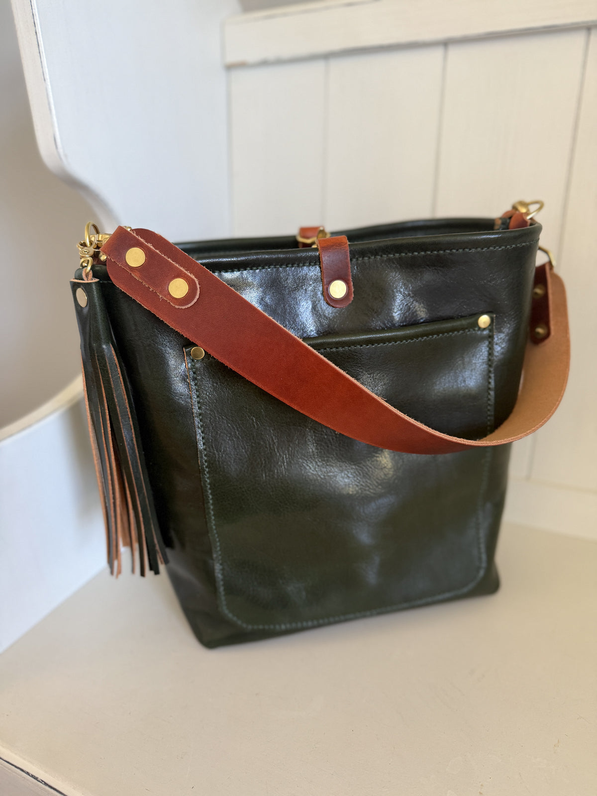 Bennett Bucket in Pine Cuoio Italian Leather