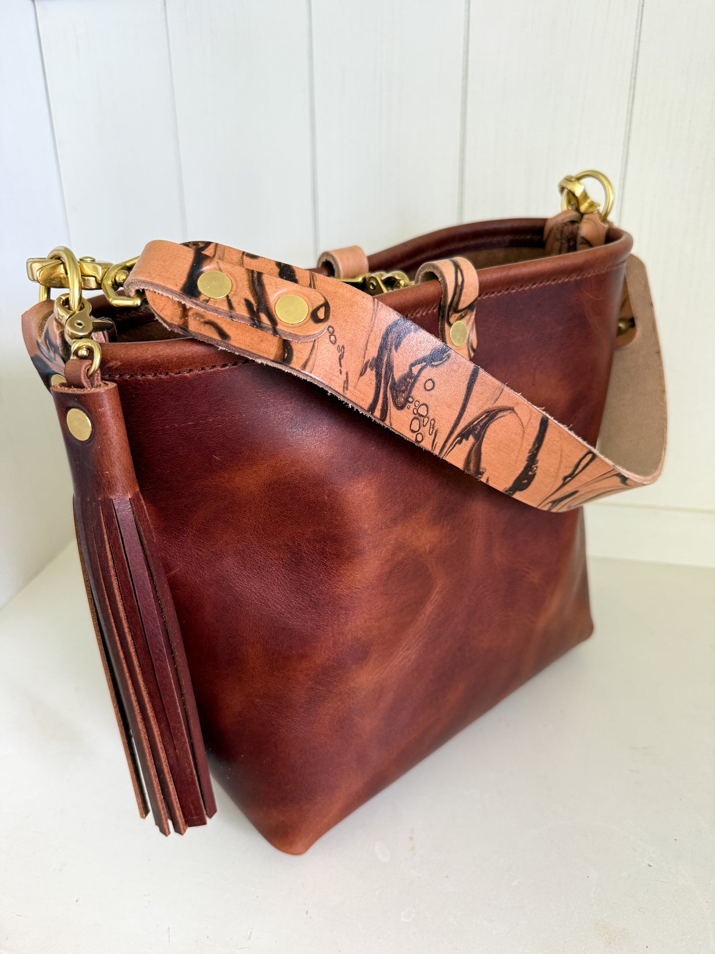 Hobo Bucket in Horween Brown Nut Dublin w/Candy Strap