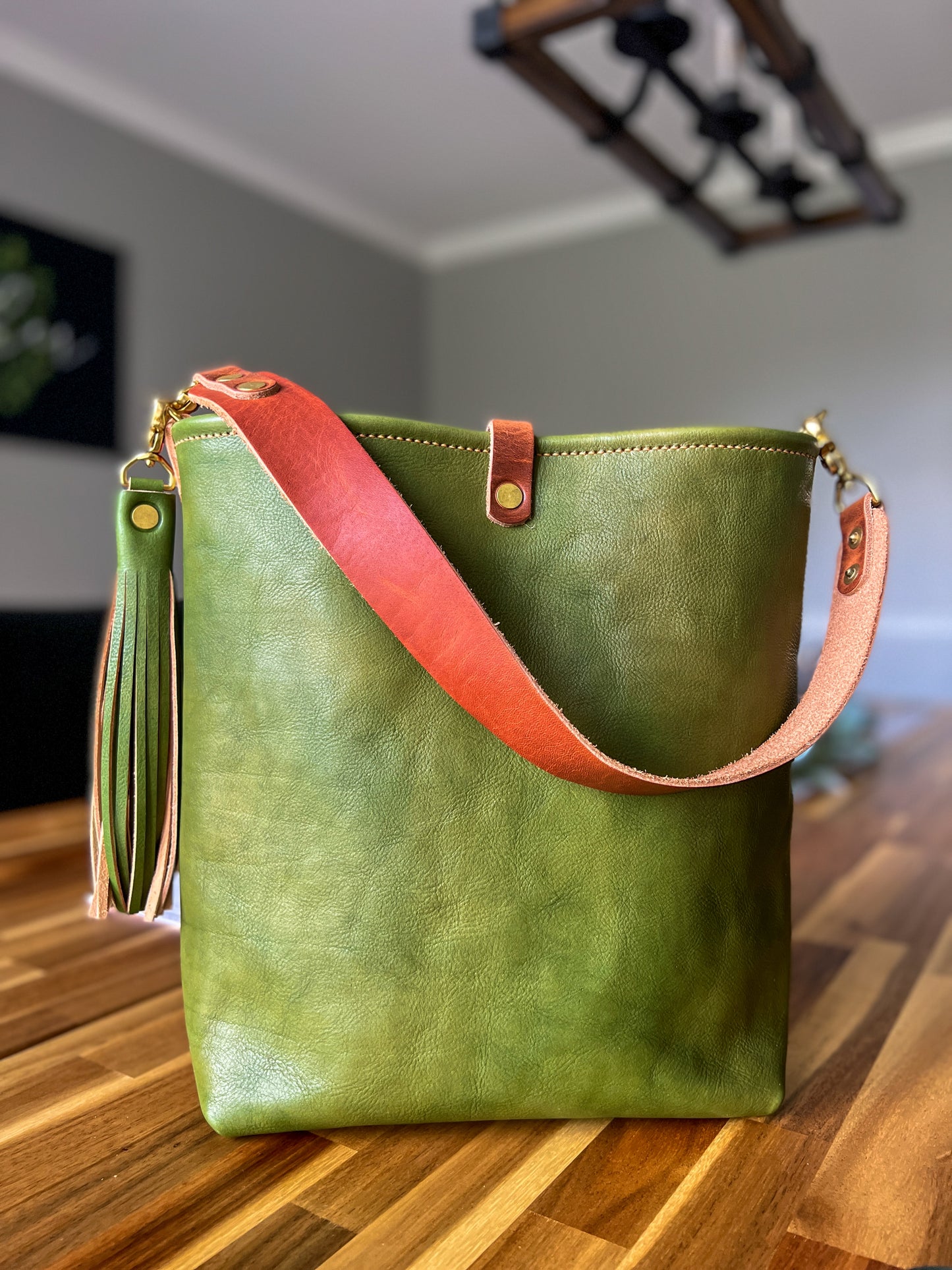 Hobo Bucket in Green Vegetable Tanned Full Grain Leather