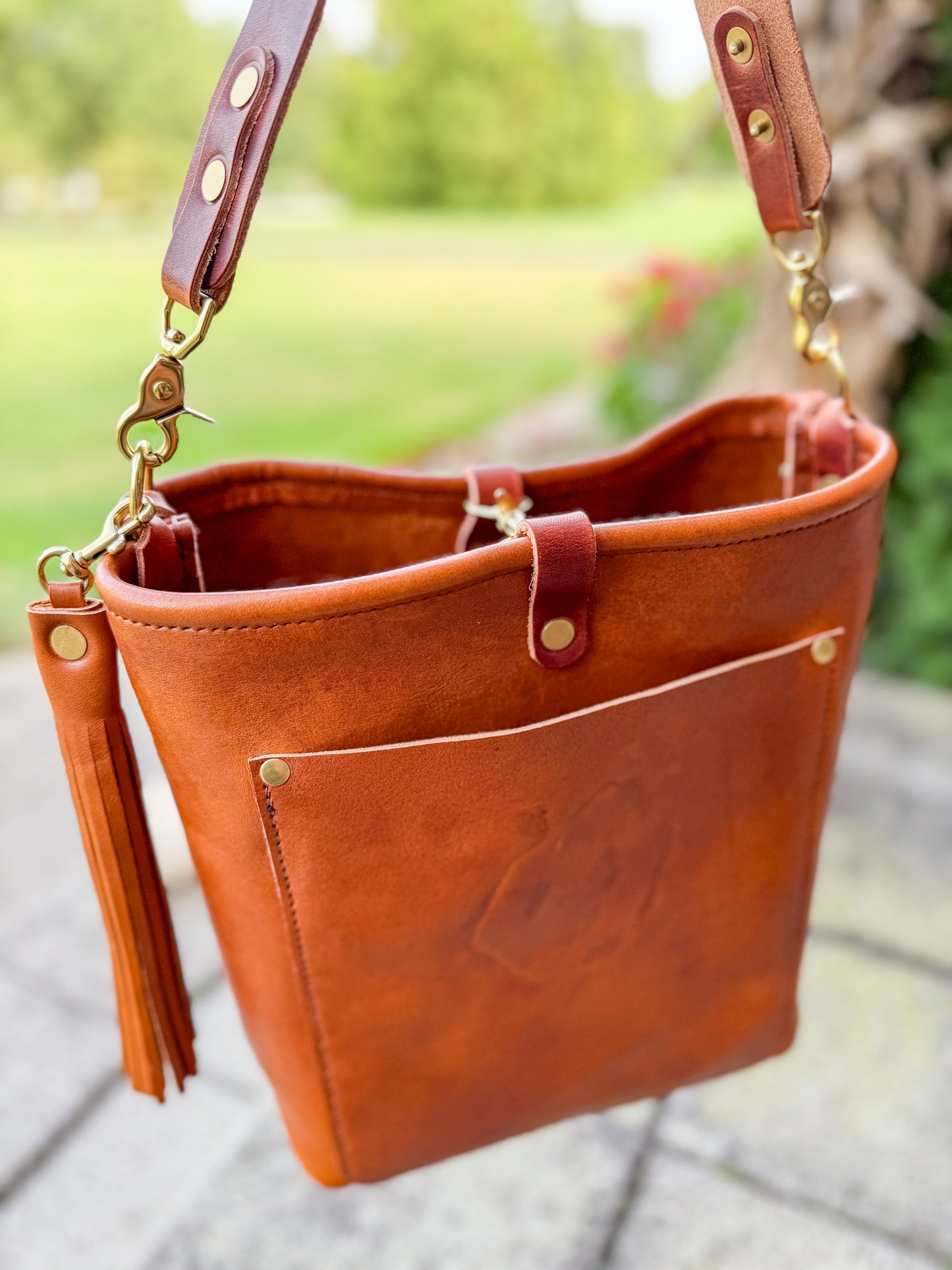 Bennett Bucket in Montana Vegetable Tan