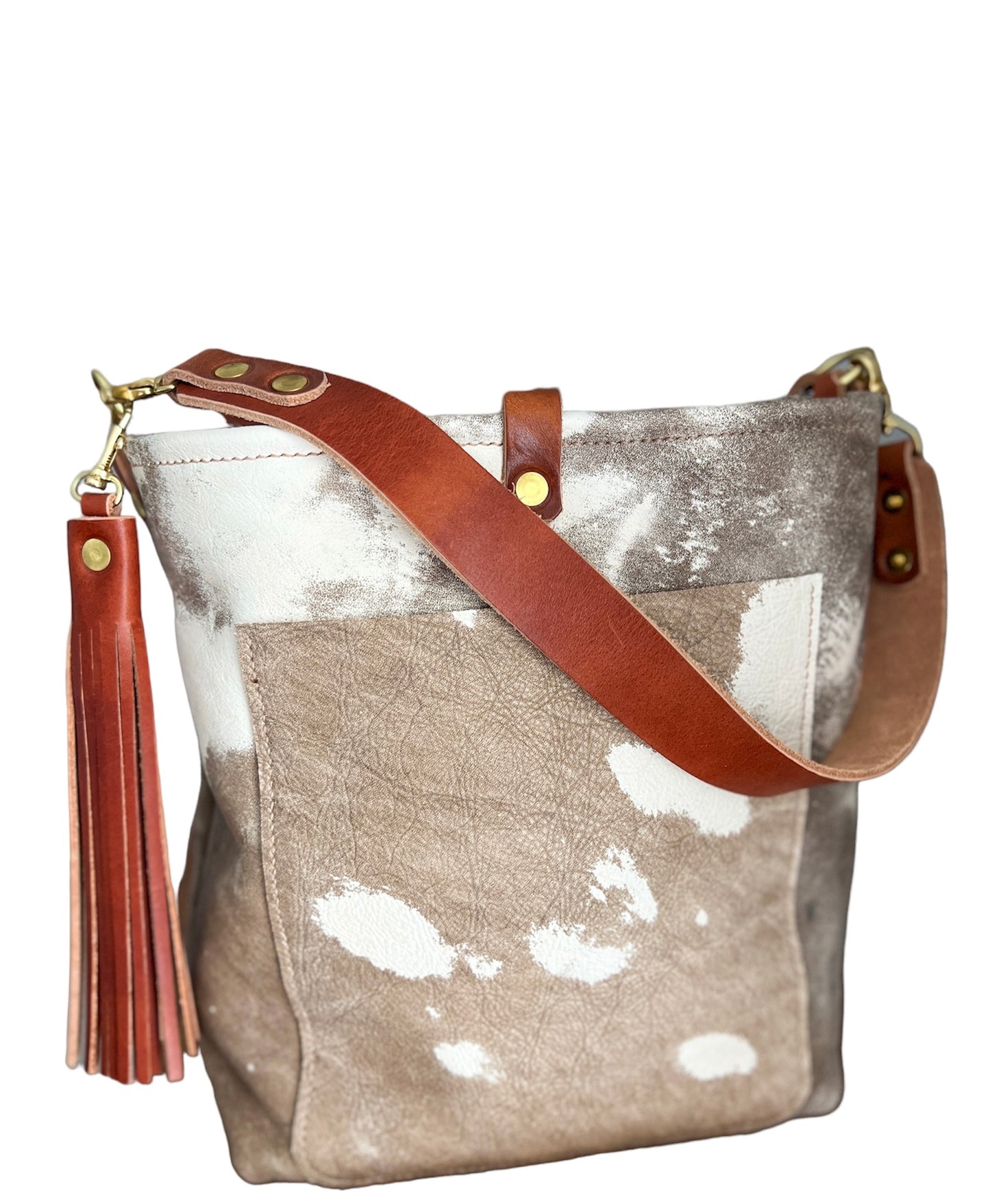 Bennett Bucket in Vintage Cowhide