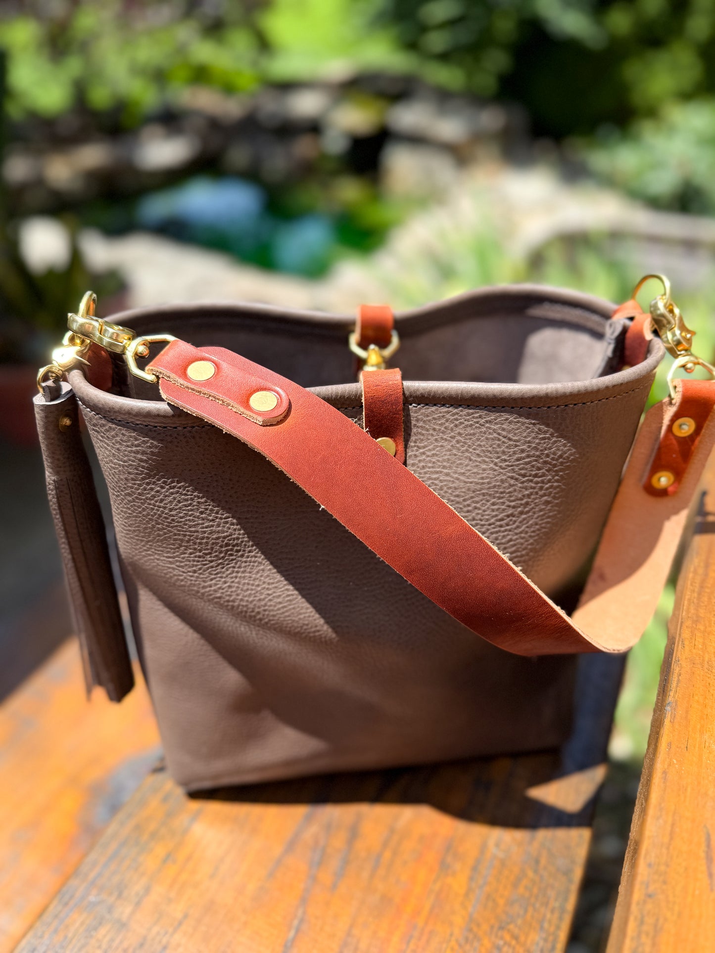 Hobo Bucket in Elephant Vachetta