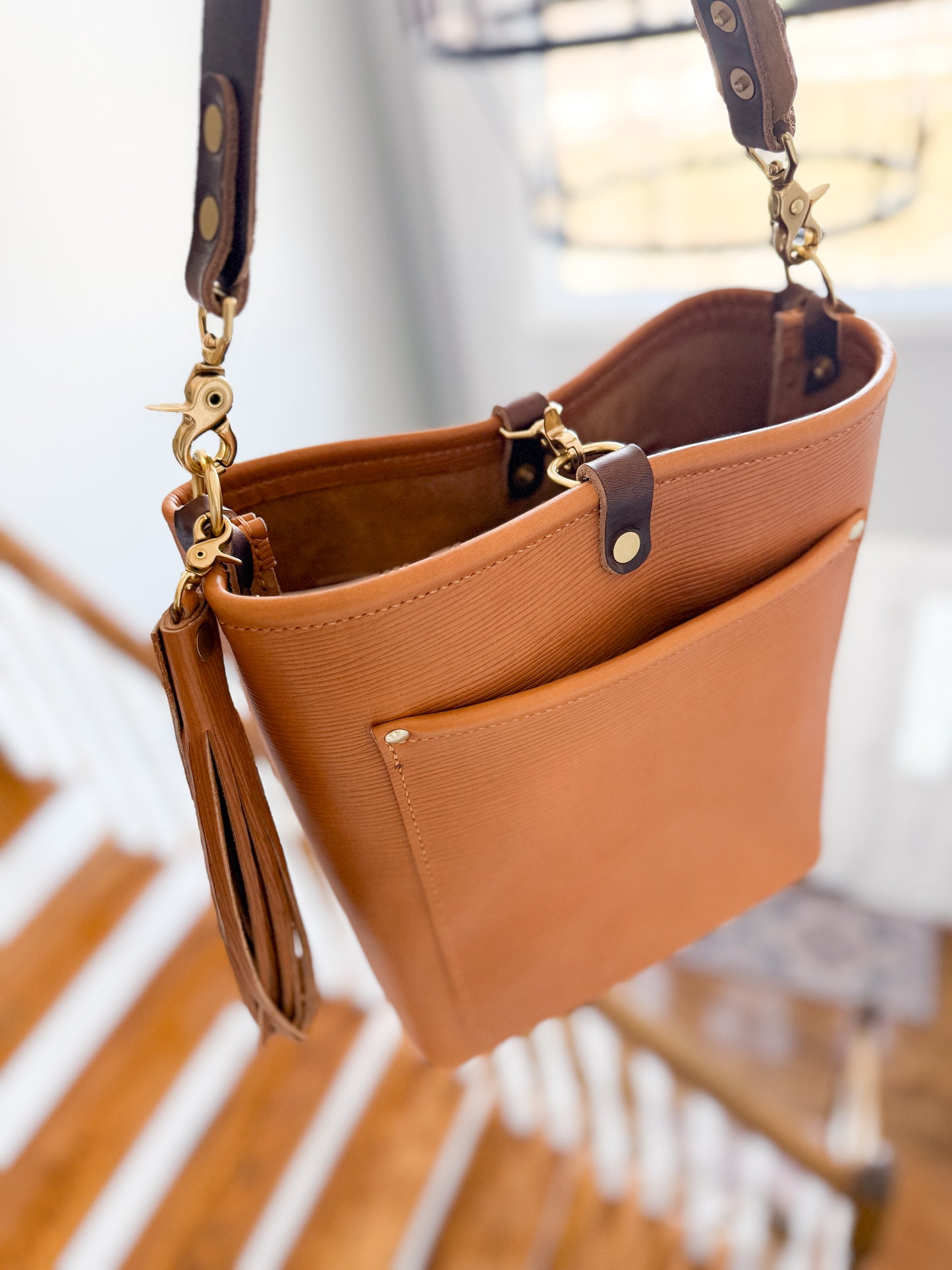 Bennett Bucket in Horween Rio Latigo Oak Grain