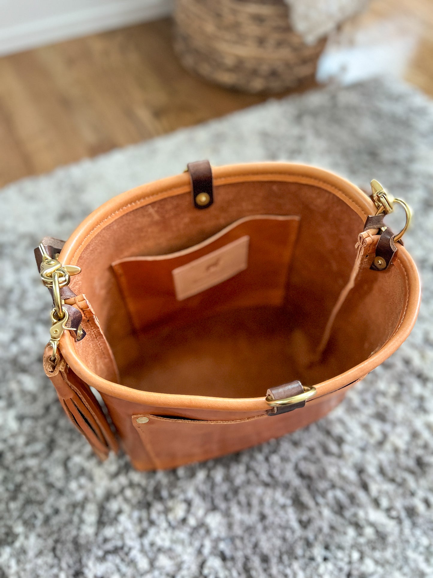 Bennett Bucket in Premium Saddle