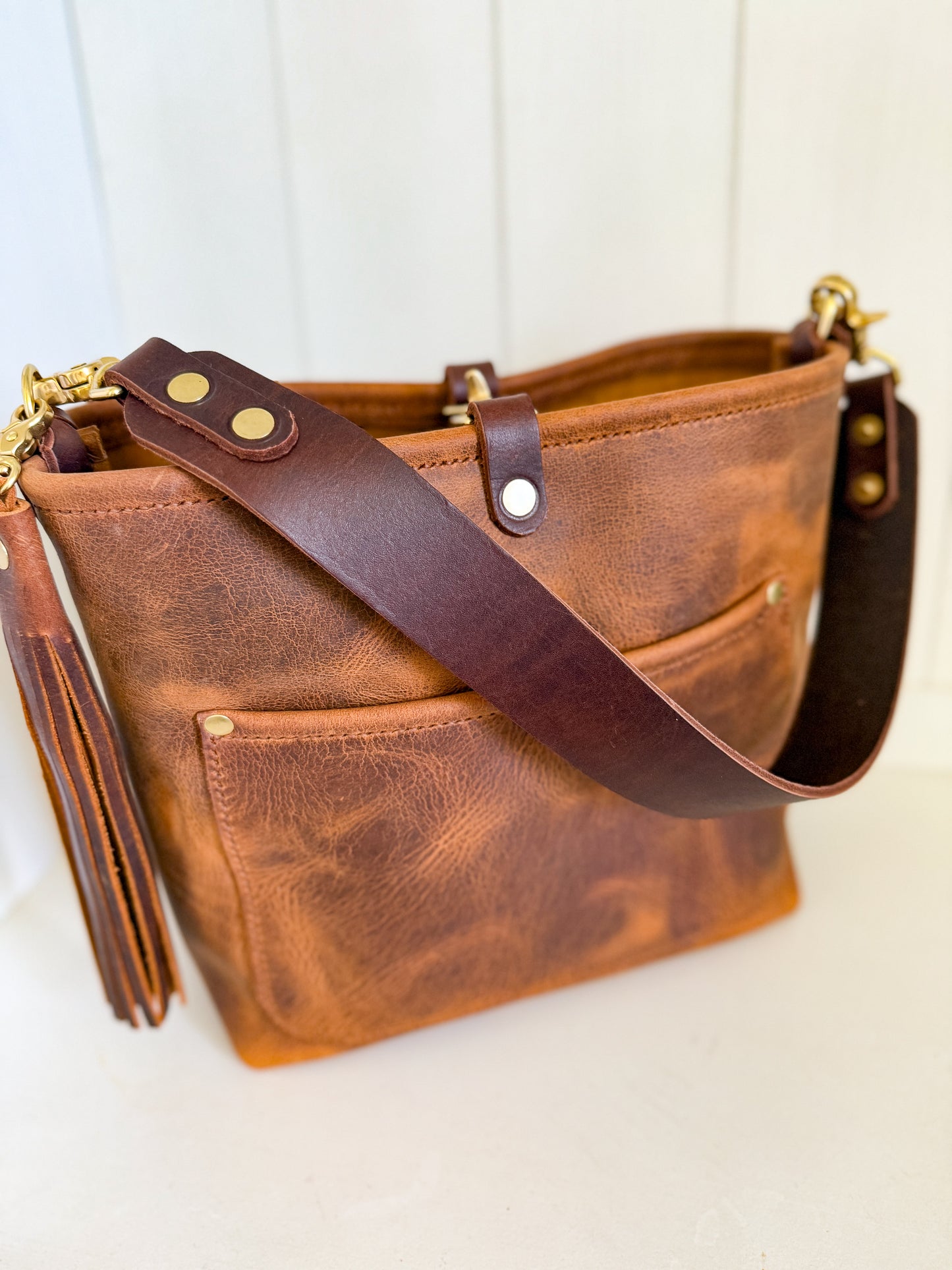 Bennett “shorty” Bucket in Old Soul Full Grain Leather
