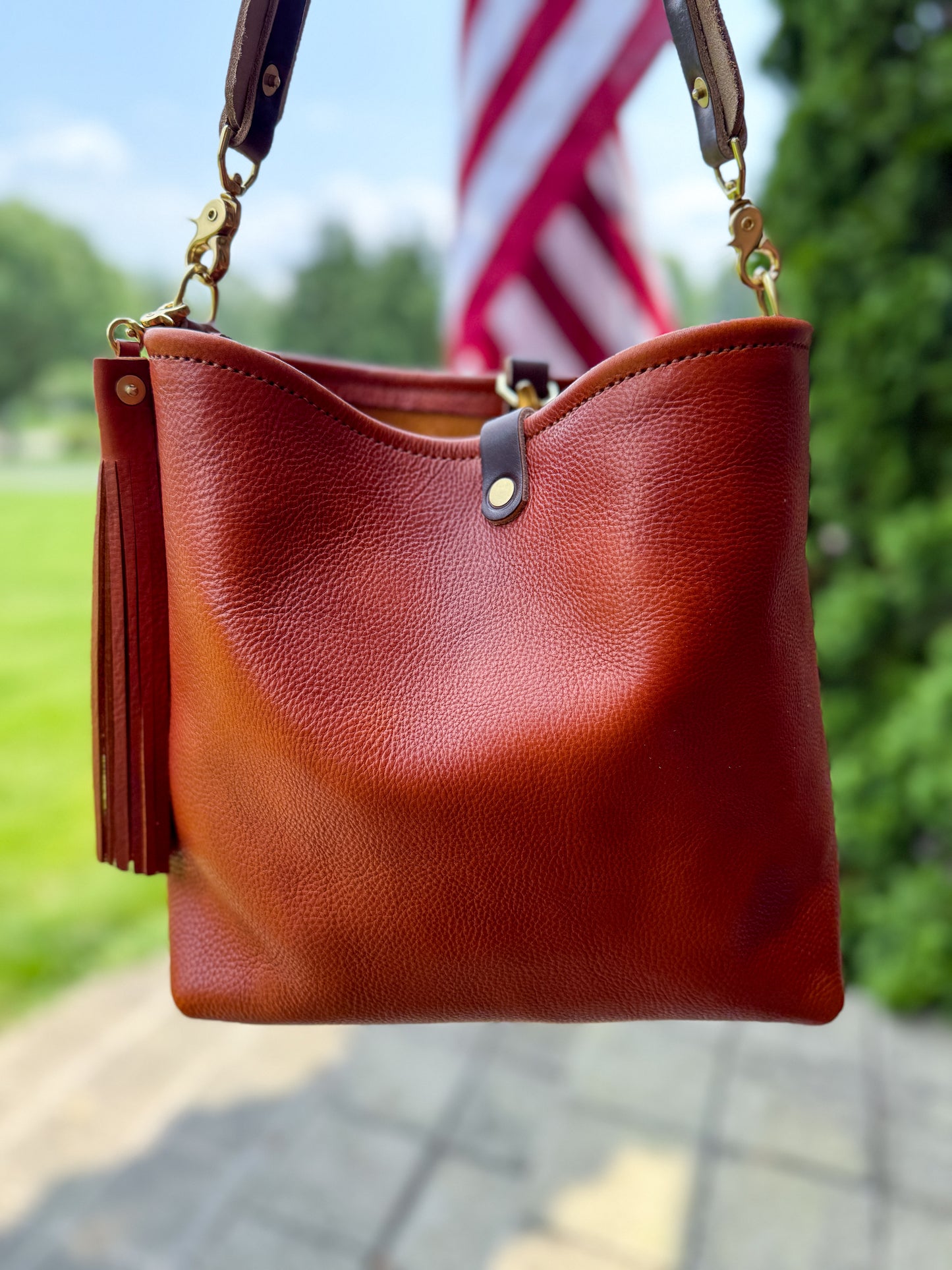 Hobo Bucket in Dark Ginger Vachetta