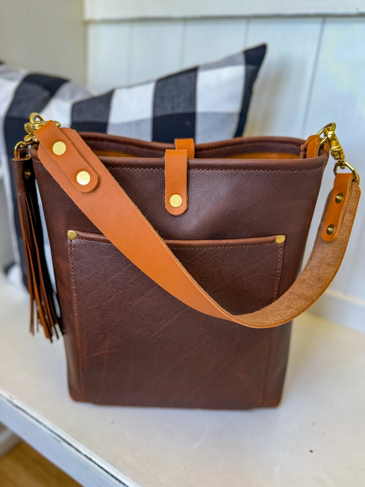 Bennett Bucket in Tan Kodiak