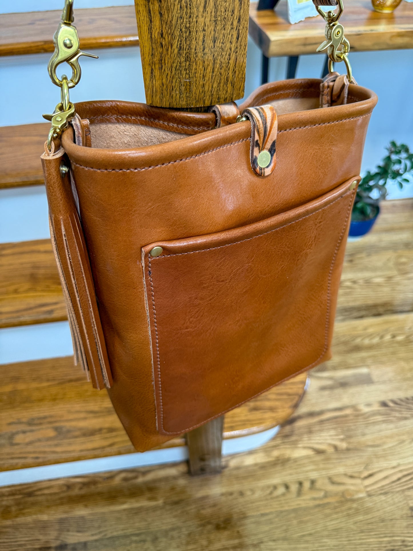 Bennett Bucket in Miel Cuoio Italian Leather w/Candy Strap