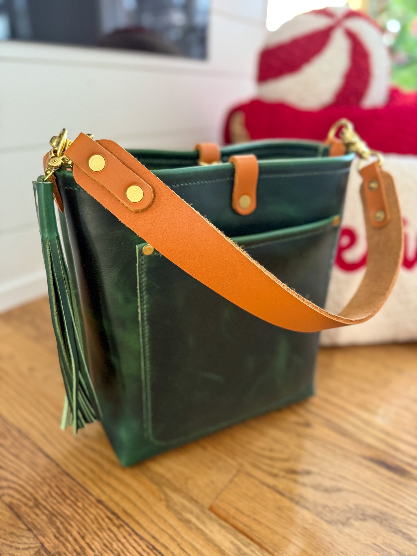 Bennett Bucket in Emerald Horween Puttman Leather