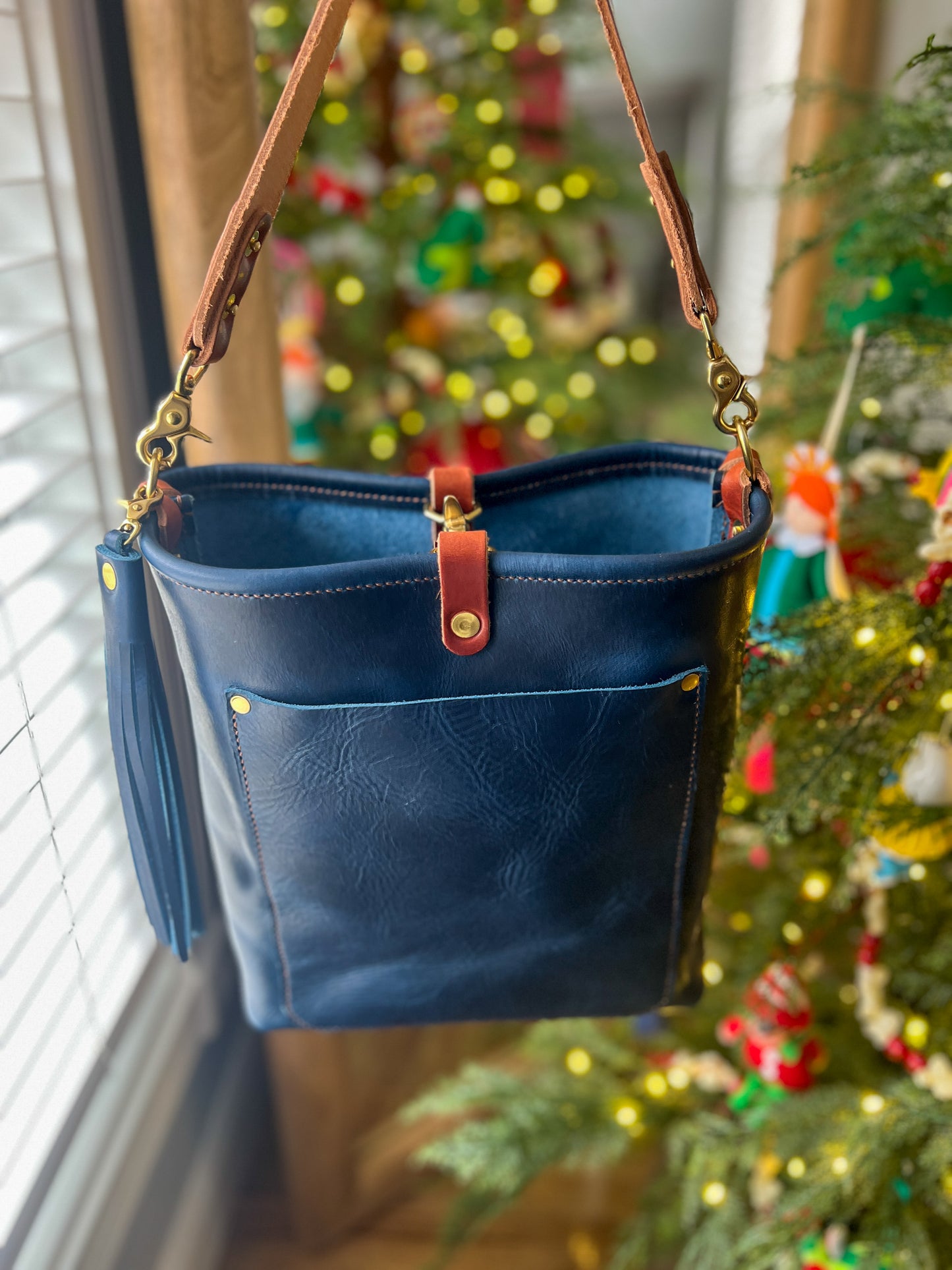 Bennett Bucket in Horween Cobalt Derby Veg Tan Leather