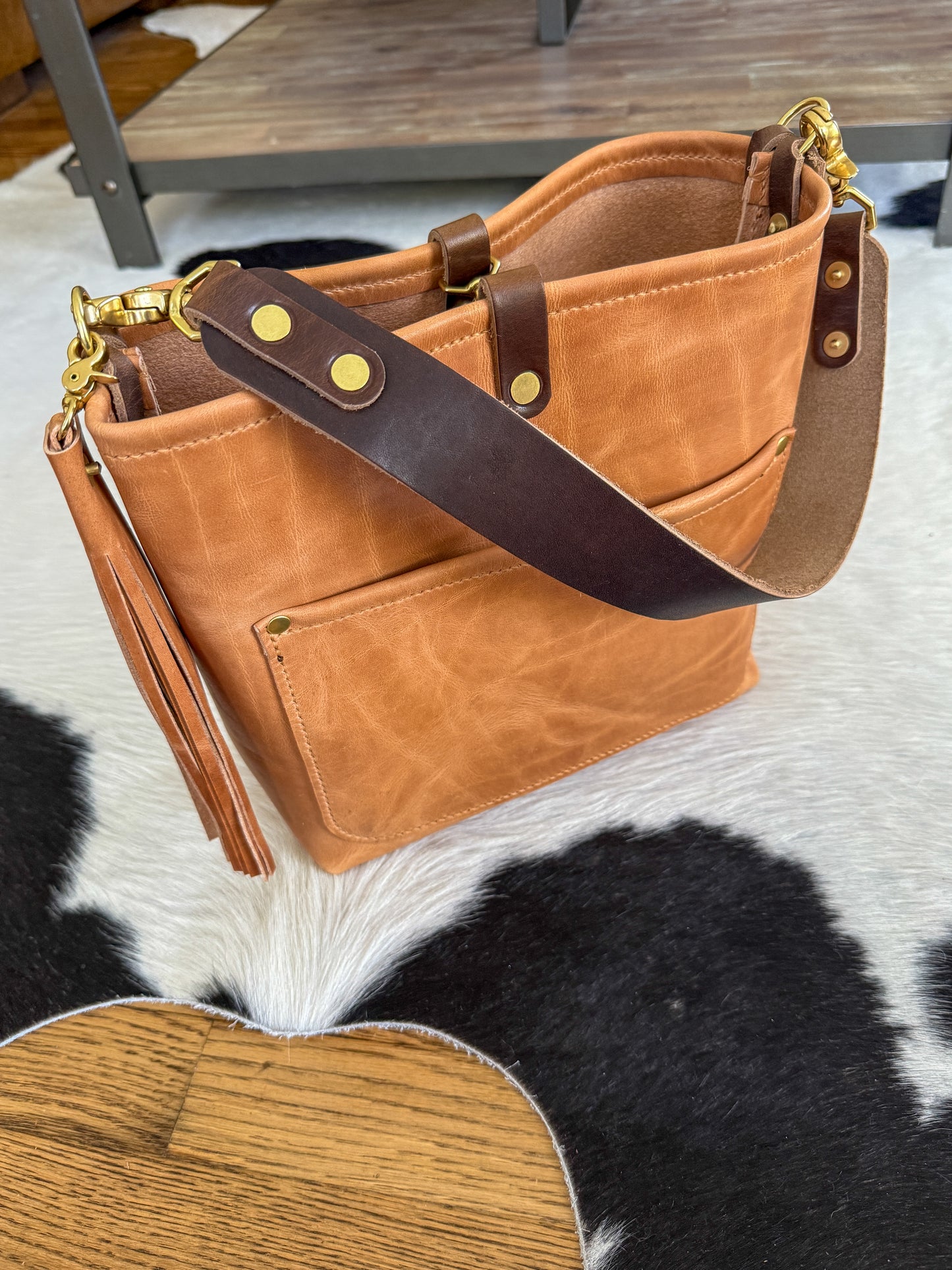 Bennett “shorty” Bucket in Natural Derby Horween