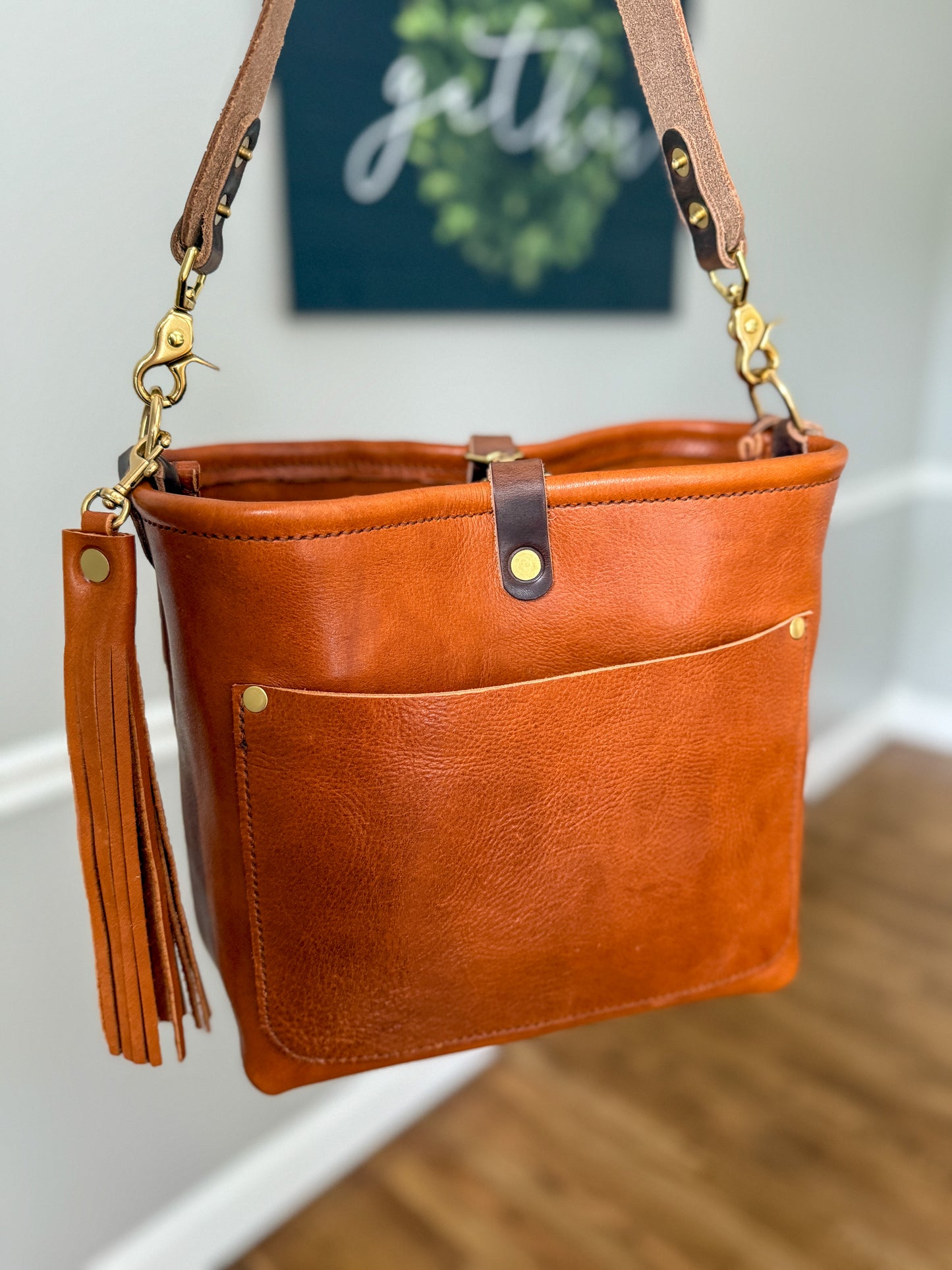 Bennett “shorty” Bucket in Montana Veg-Tan