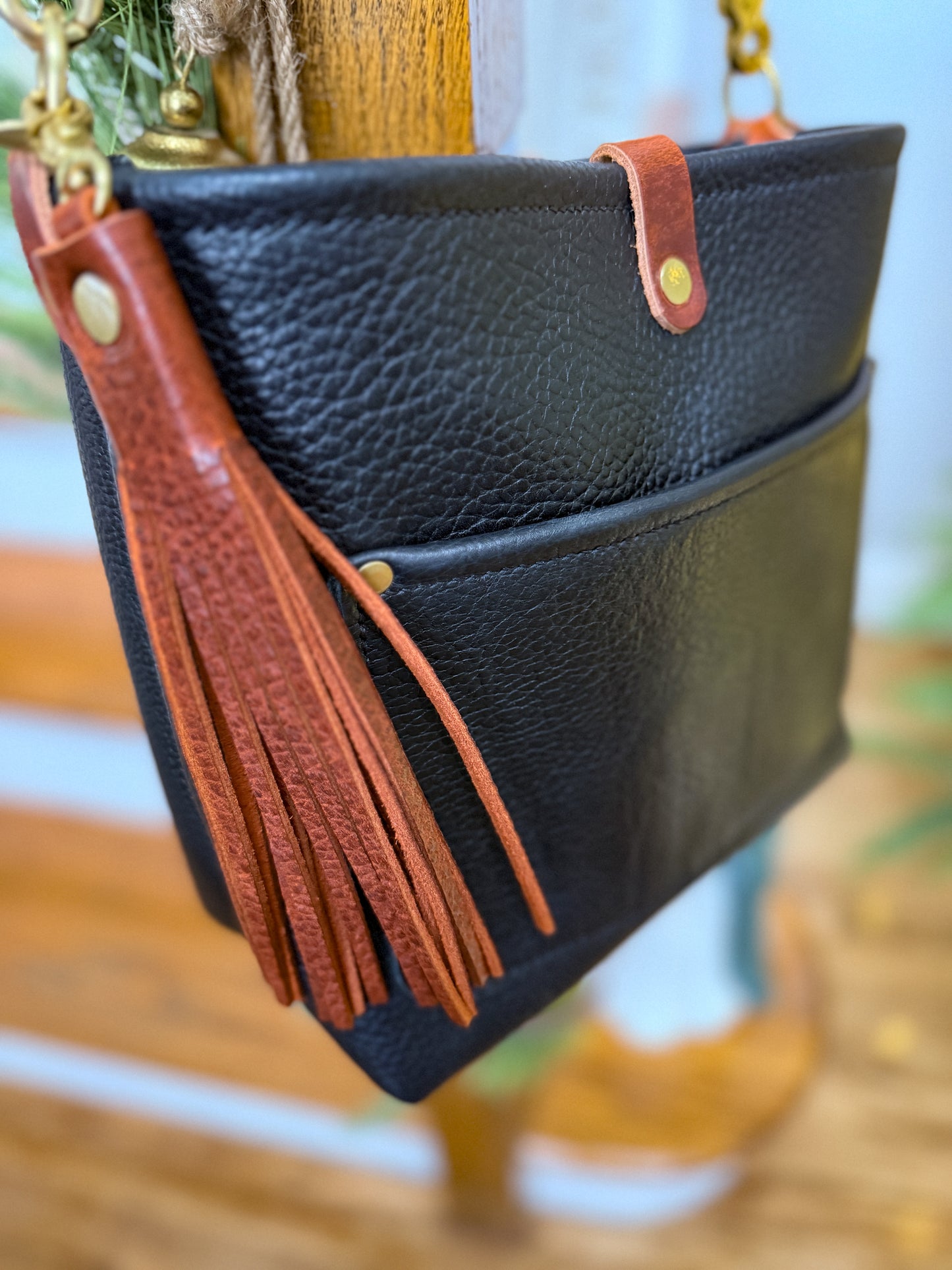 Bennett “shorty” Bucket in Horween Black Pebbled Leather