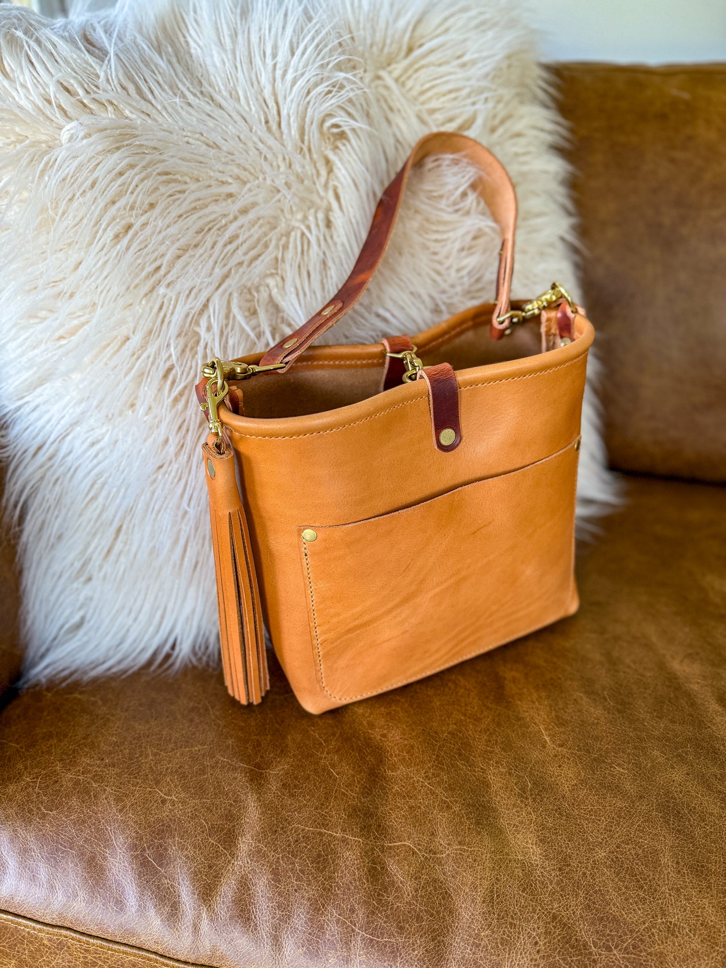 Bennett “shorty” Bucket in Premium Saddle