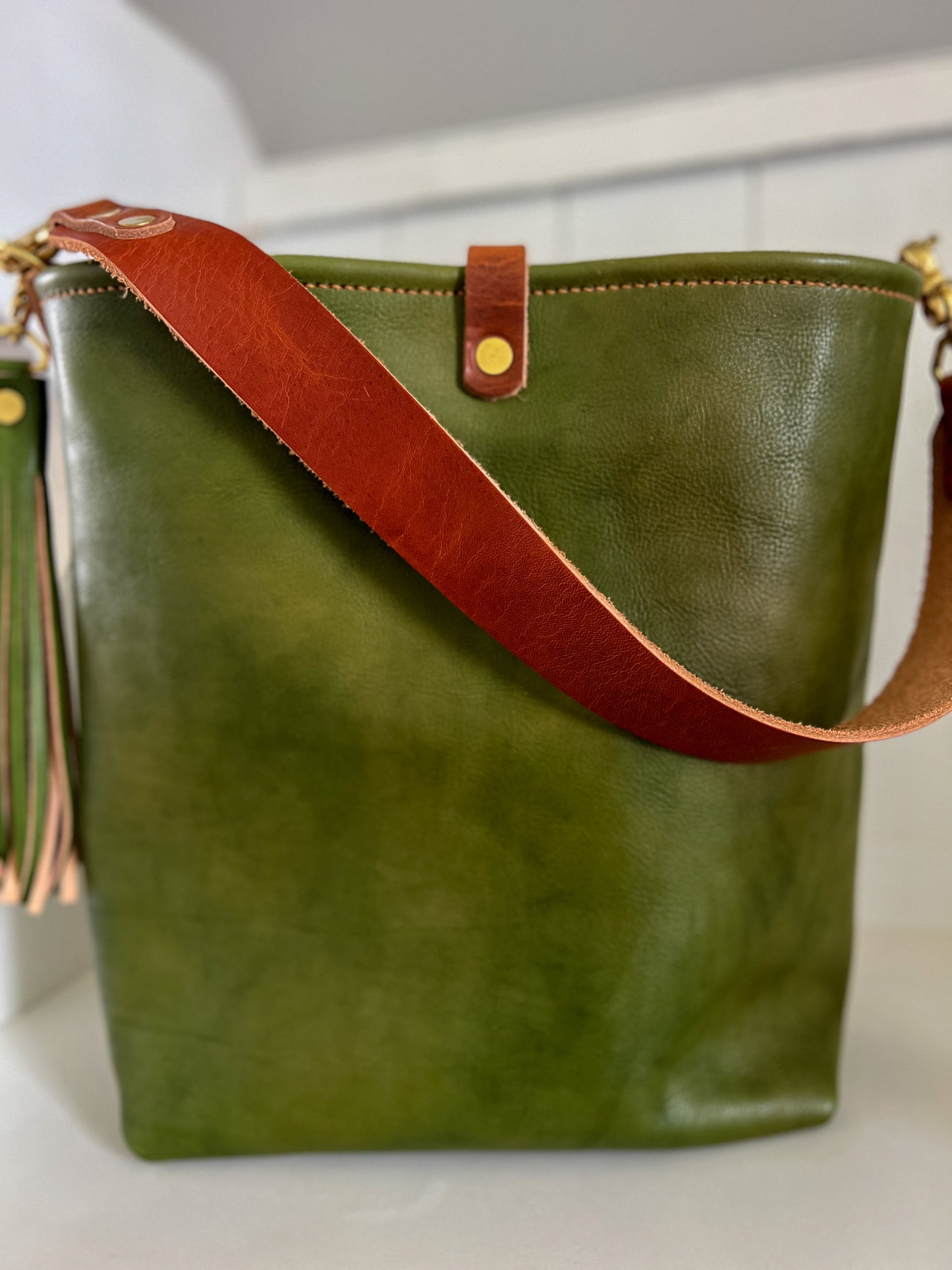 Hobo Bucket in Green Vegetable Tanned Full Grain Leather