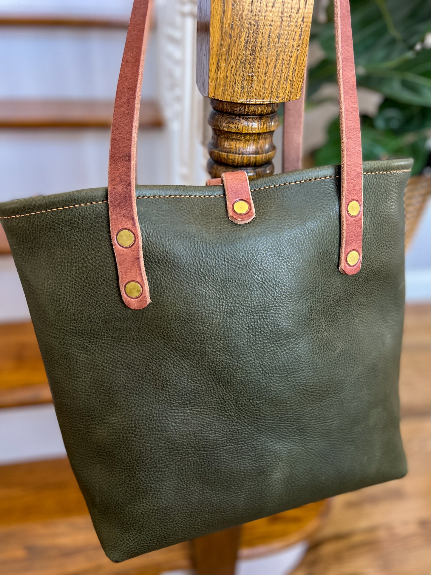 Classic Tote in Olive Italian Vachetta