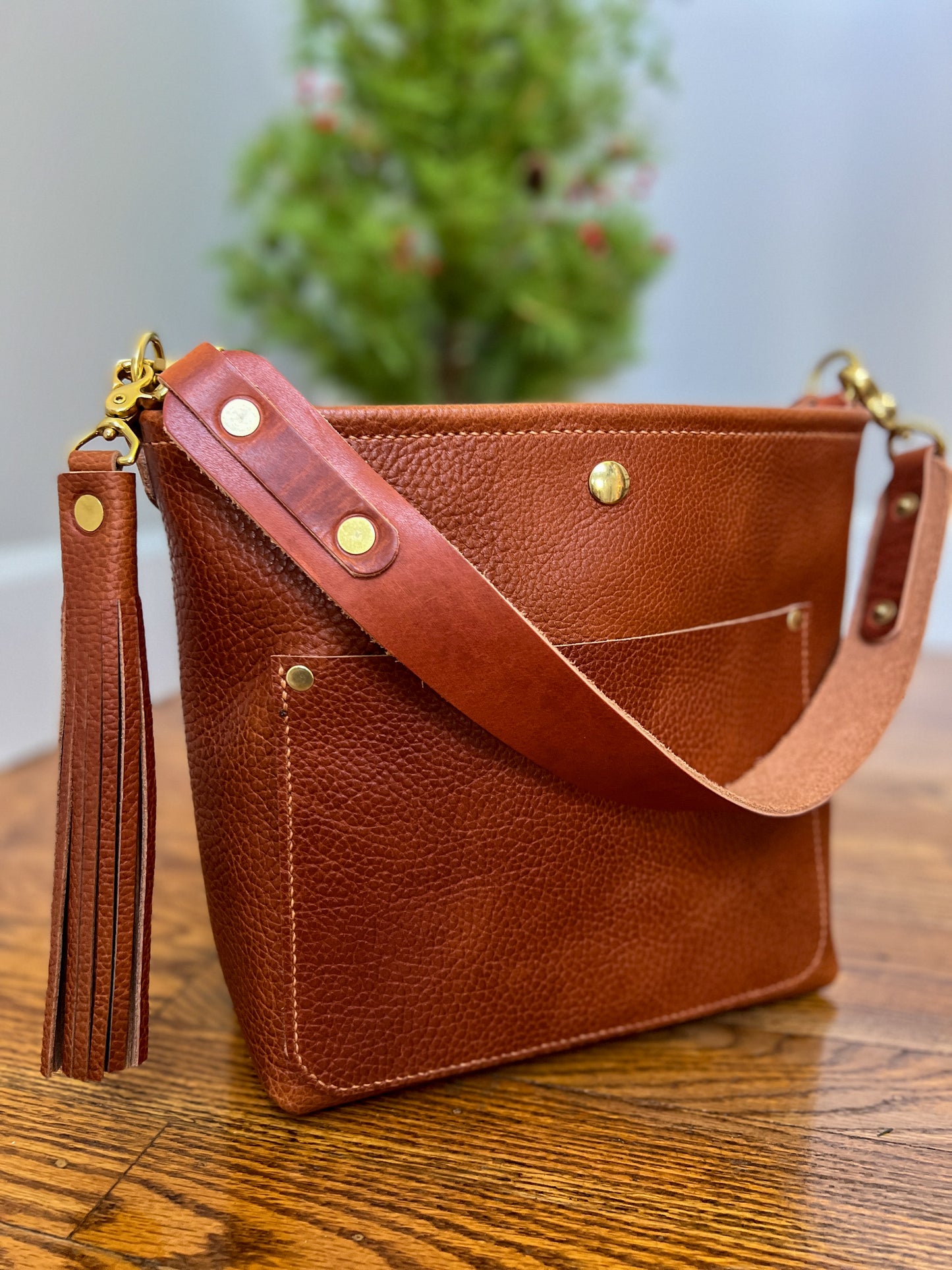 Bennett “shorty” Bucket in Horween Montana-Cognac