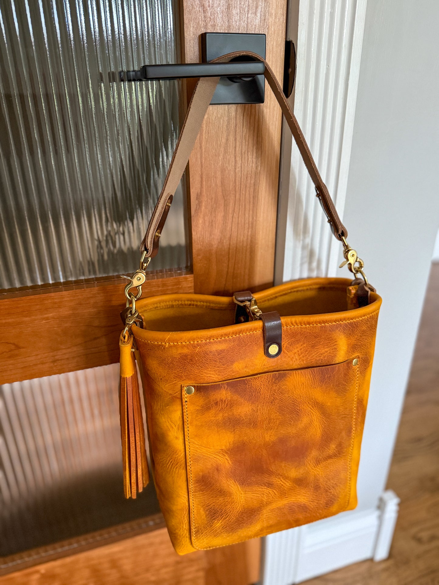 Bennett Bucket in Yellowstone Italian Vegetable Tan